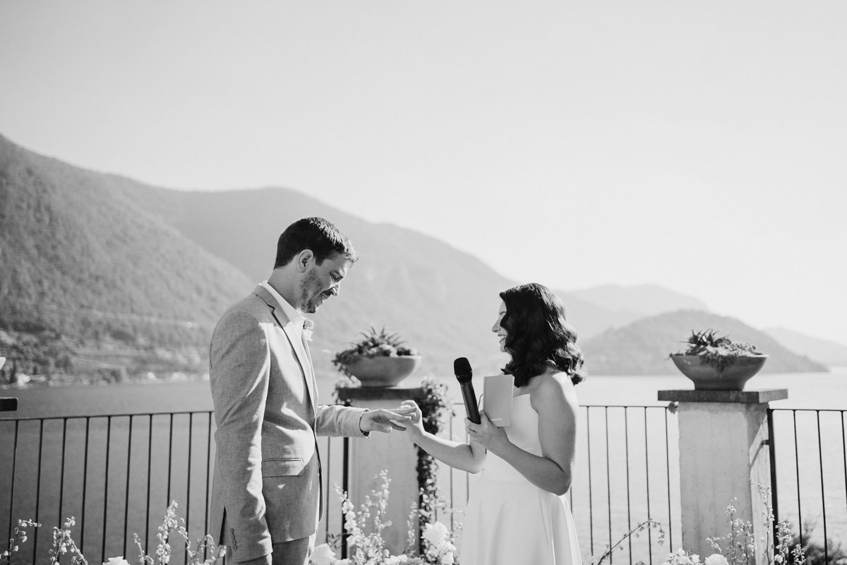 matrimonio a castello oldofredi  a monte isola scambio anelli