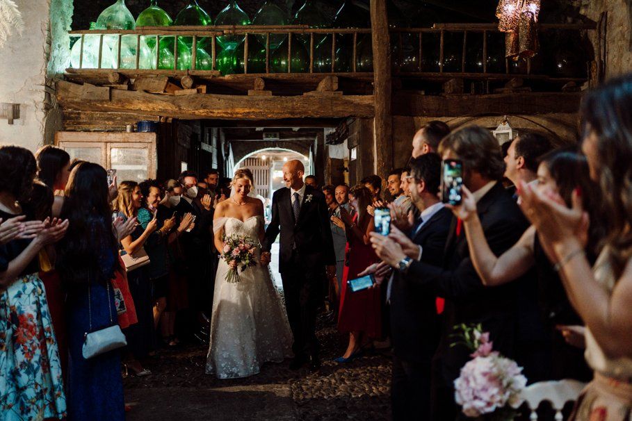 cerimonia civile a Tenuta Frizzoni arrivo della sposa in location per la cerimonia civile