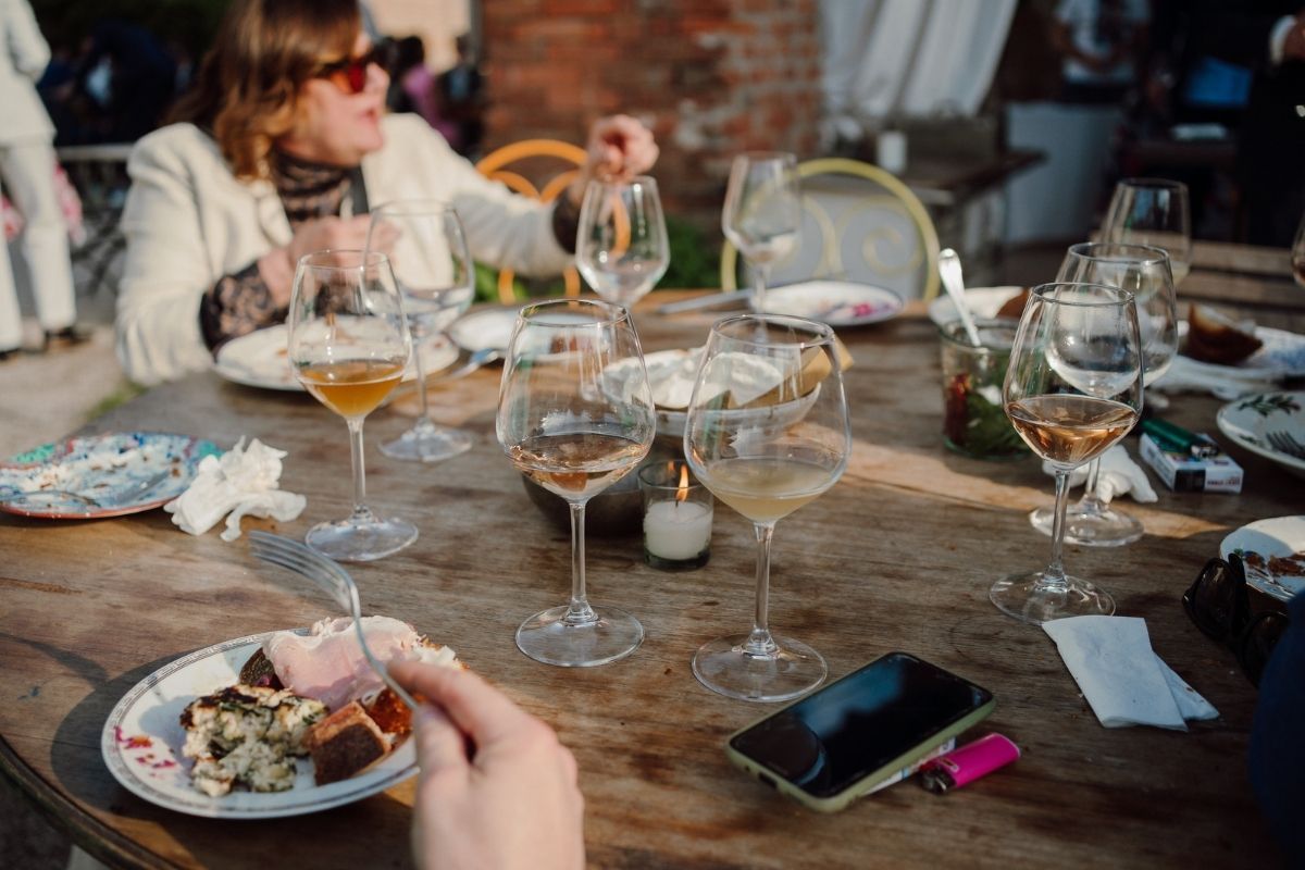 aperitivo a cascina lago scuro location di matrimonio a cremona