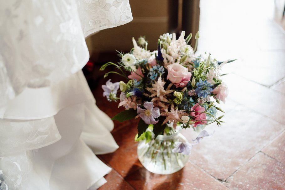 bouquet sposa, dai colori primaverili rosa, bianco e lilla