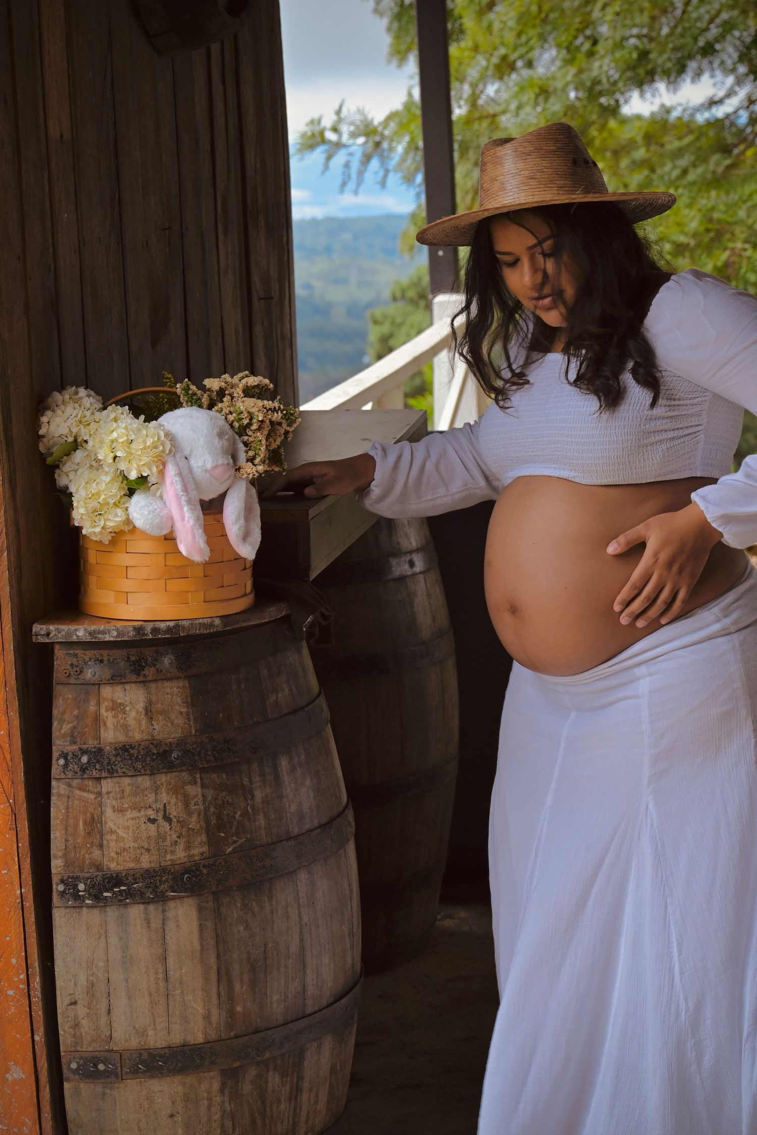 Retrato de maternidad en las afueras de Tegucigalpa   M.D.C en una finca en un dia frio de principios de enero.

By. Jeser Galo