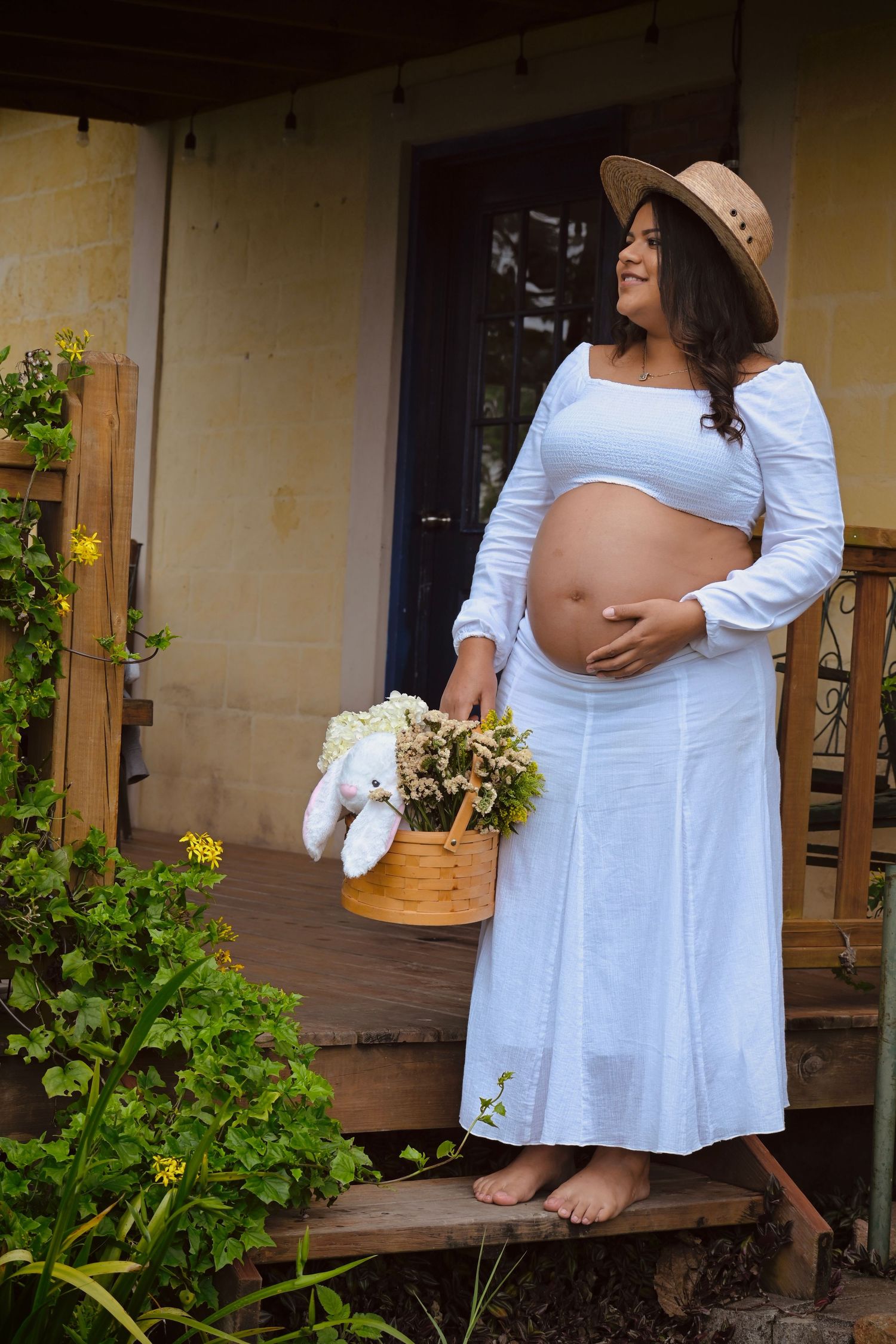 Retrato de maternidad en las afueras de Tegucigalpa   M.D.C en una finca en un dia frio de principios de enero.

By. Jeser Galo