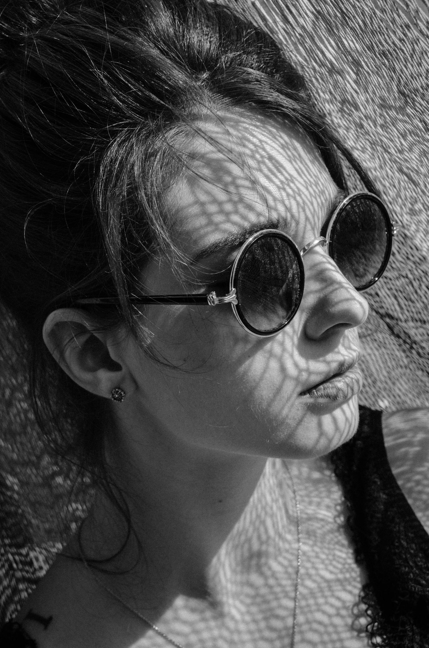 Portrait einer Frau, Fashion Look schwarz weiss