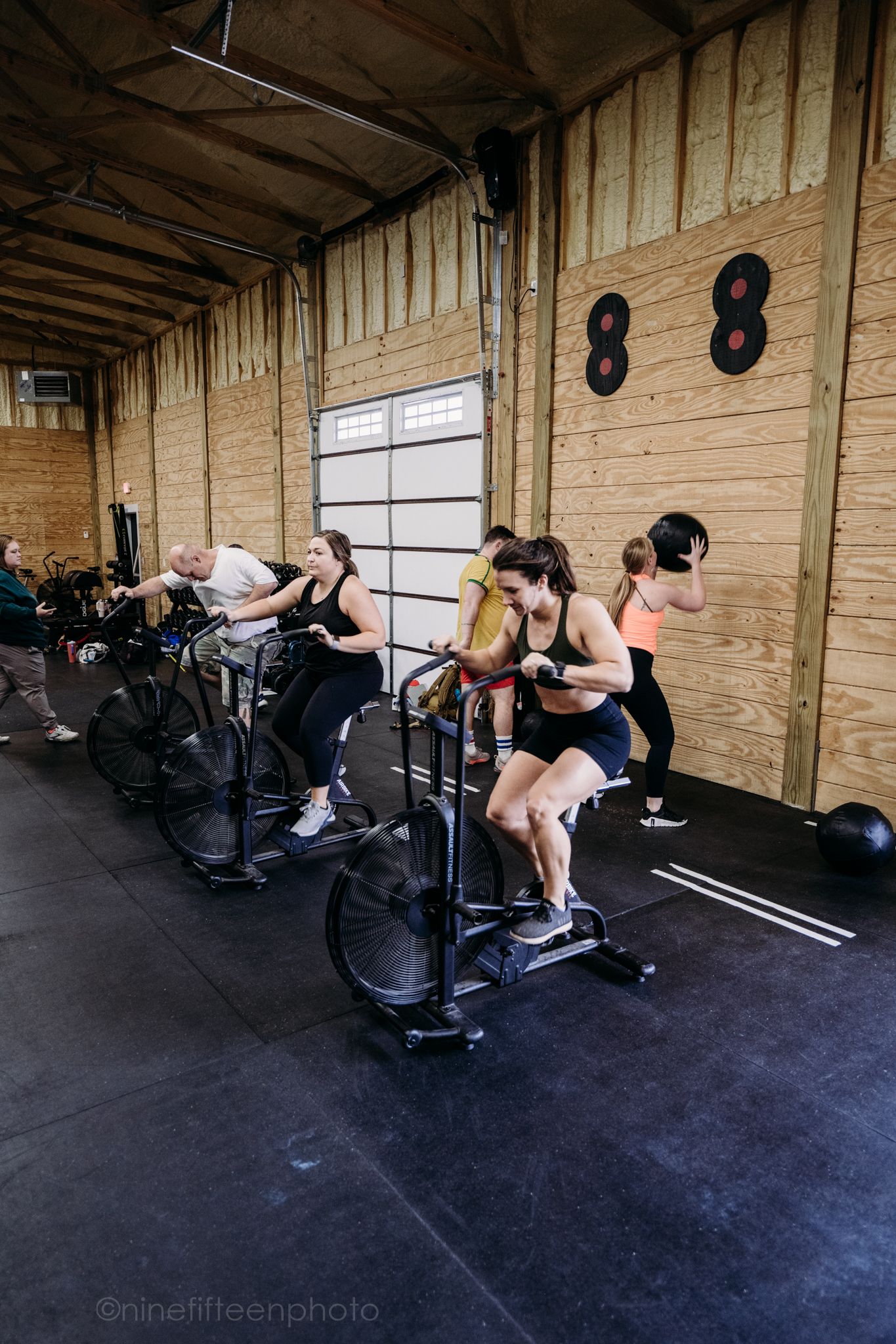 10th Annual Lift Mo’ 4 Your Bro at Meade CrossFit in Brandenburg, KY. Men’s health event photographed by ninefifteenphoto.
