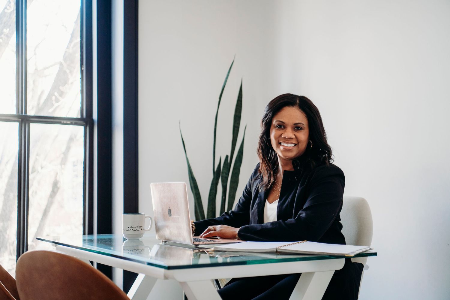 Branding photo of woman at desk in office, ninefifteenphoto Brandenburg KY business photographer in Meade County.