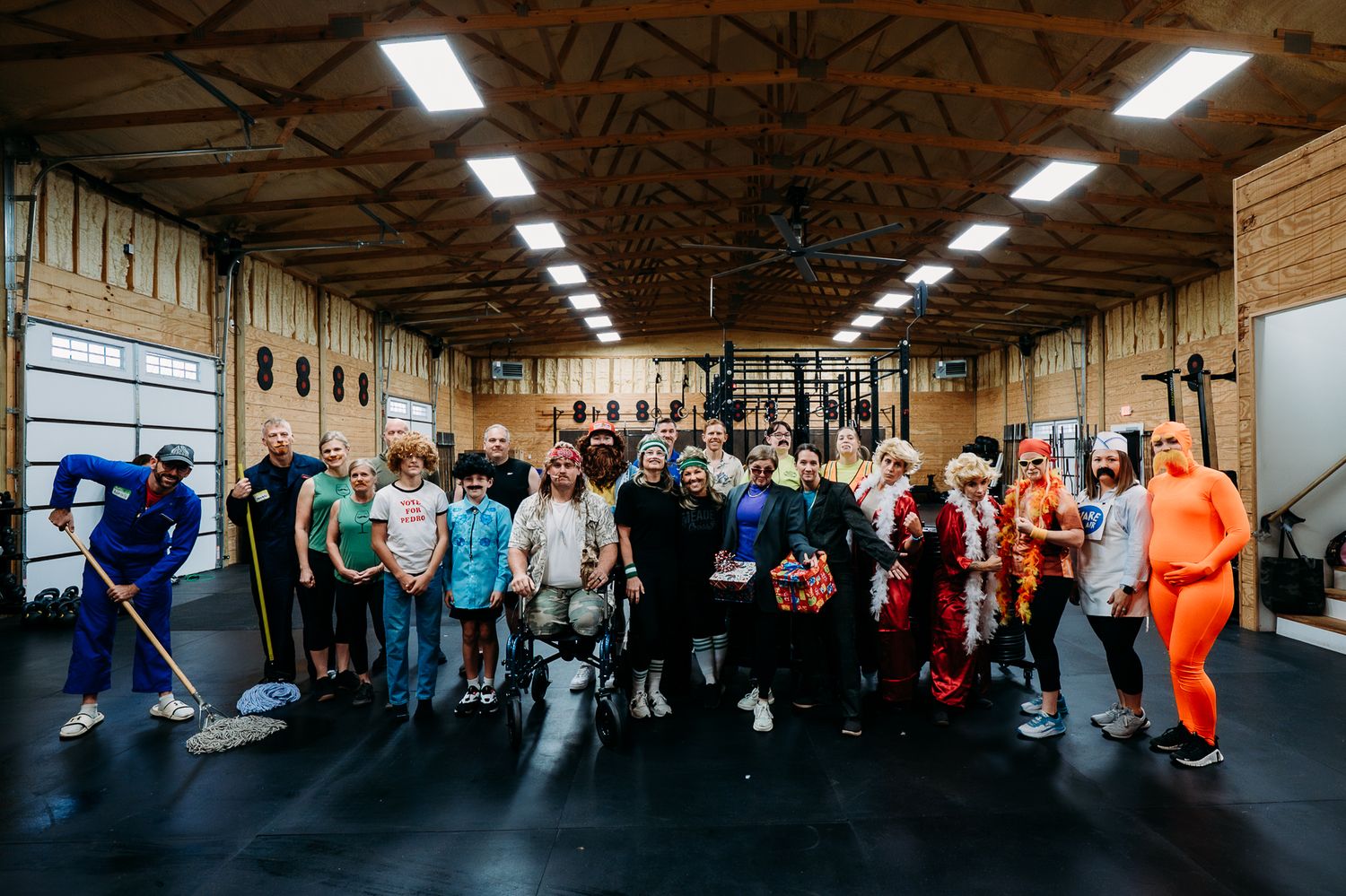 10th Annual Lift Mo’ 4 Your Bro at Meade CrossFit in Brandenburg, KY. Men’s health event photographed by ninefifteenphoto.