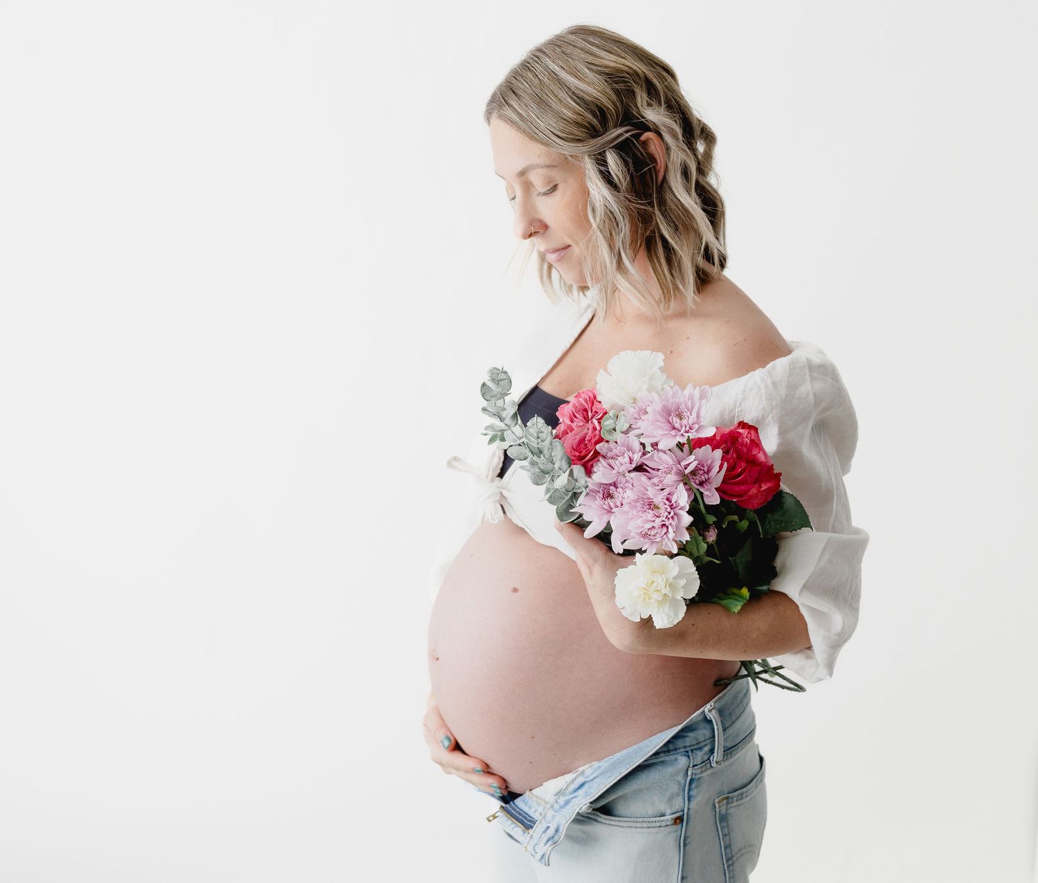 Studio maternity session in Cranbrook with natural light