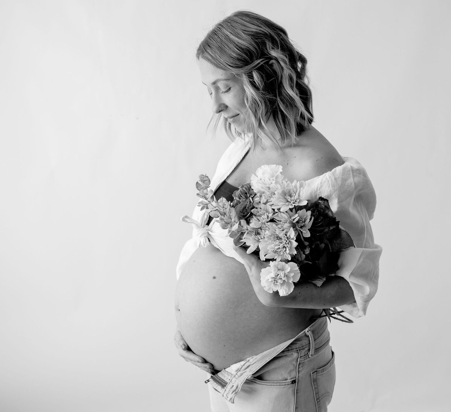 Maternity session in studio with natural light in Cranbrook, BC