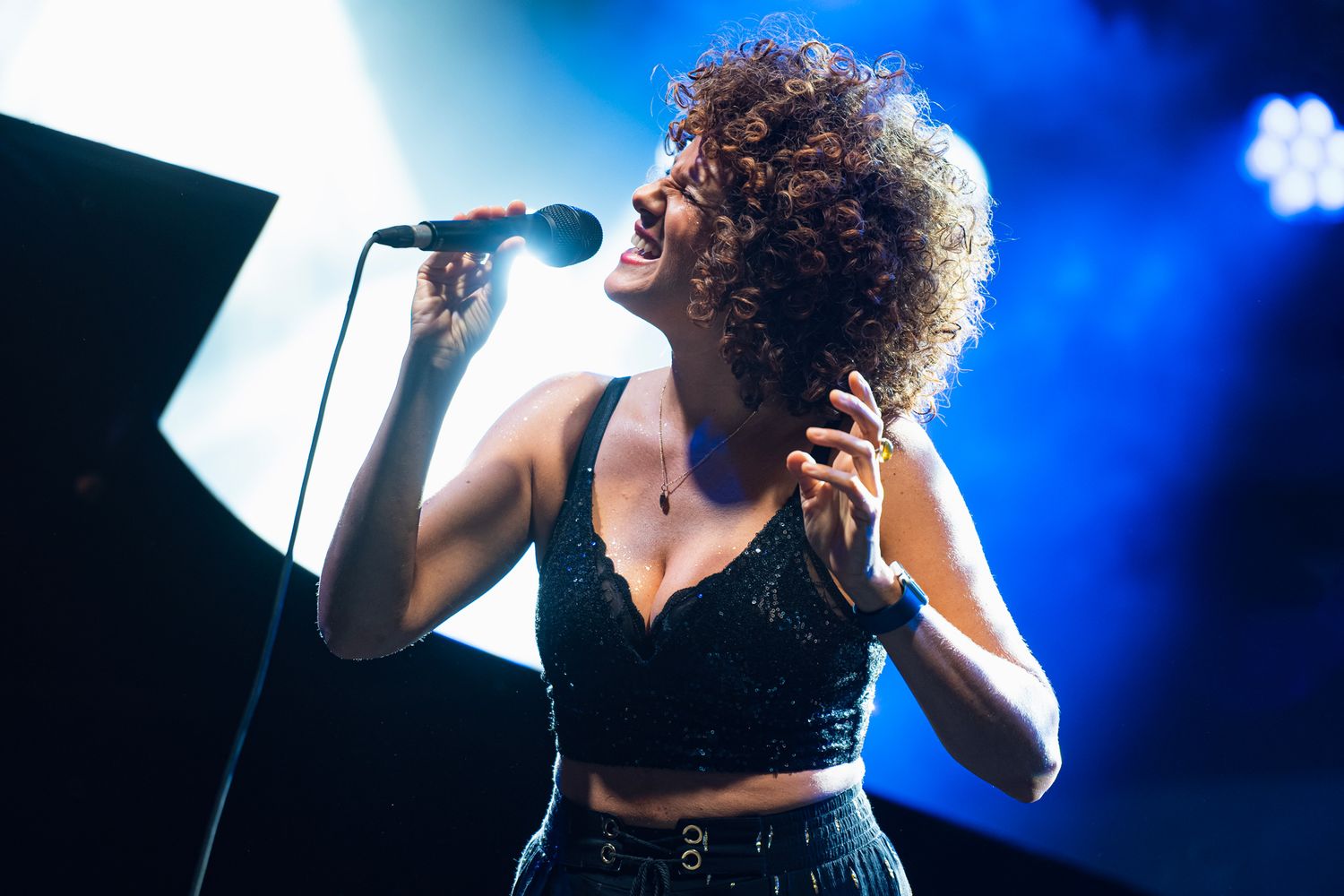 Концертна фотография на Cyrille Aimee в София, A to Jazz Festival, от Rumina Georgieva Photography за Licata.bg