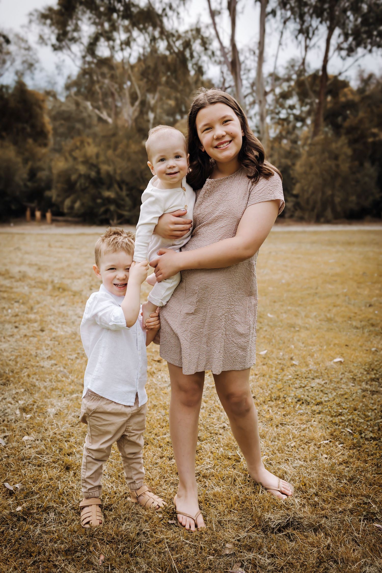 outdoor family session freckles n frowns