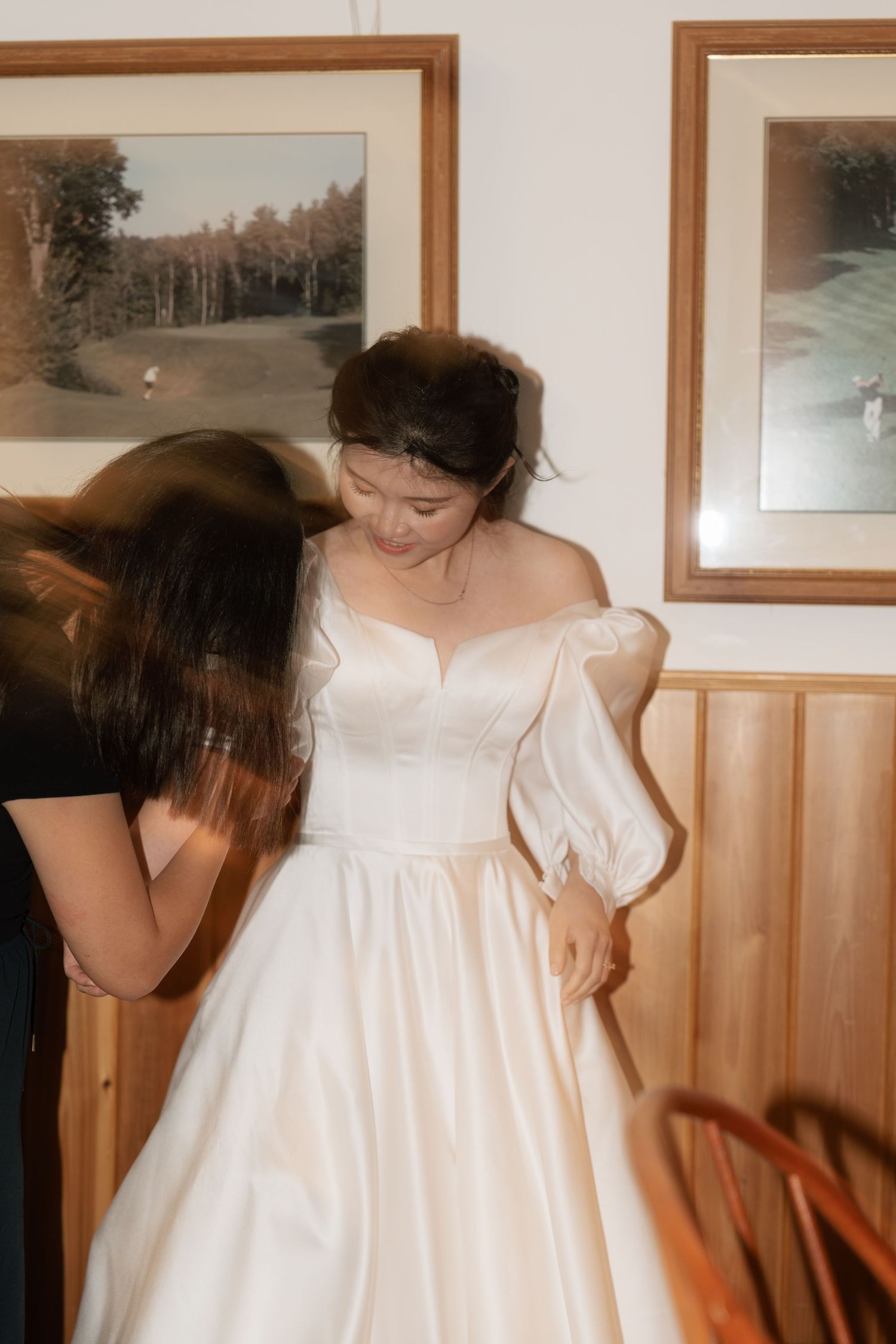 Getting ready picture in wedding captured by AZ Photo Studio
