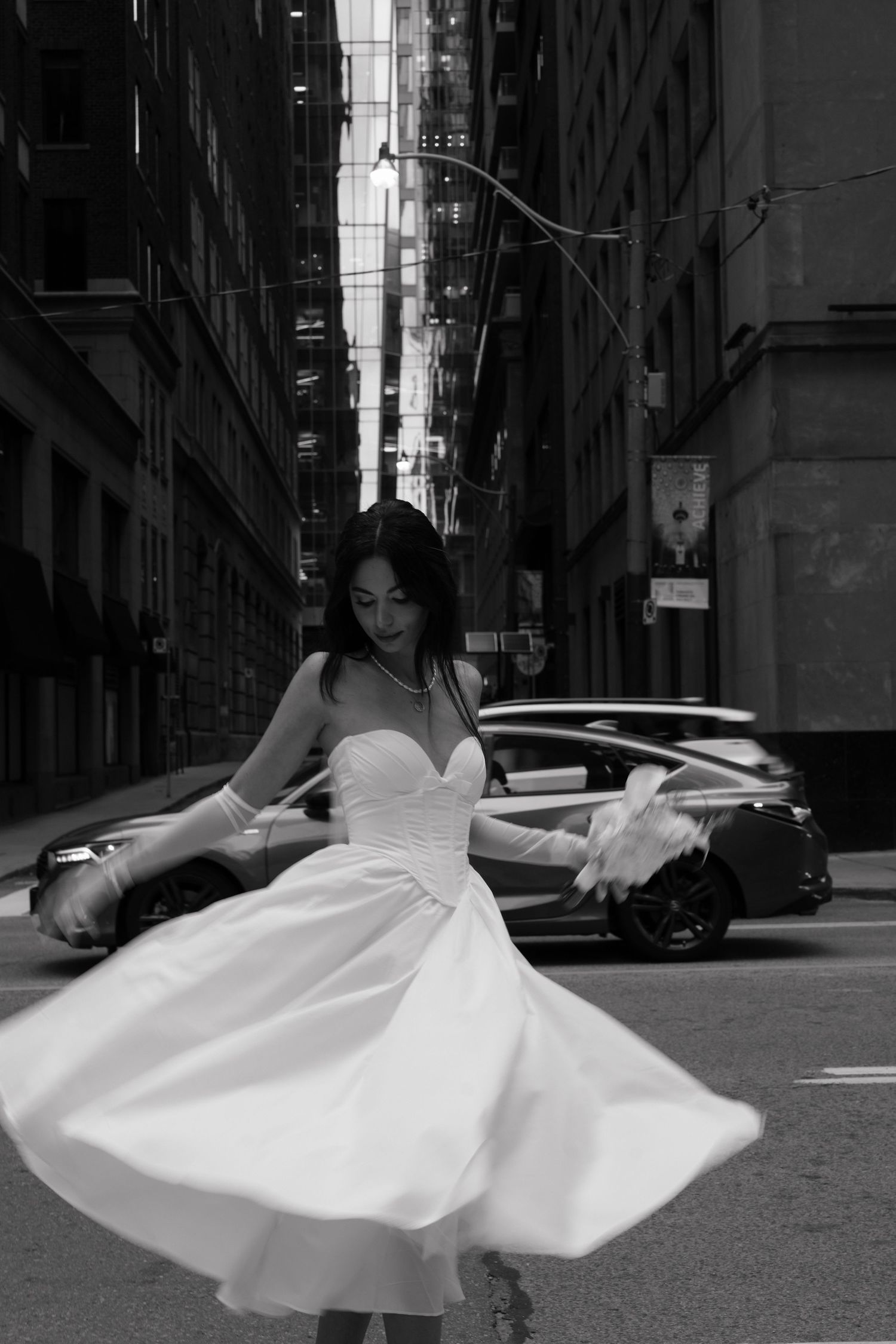 Elegant bride portrait in downtown Toronto captured by AZ Photo Studio