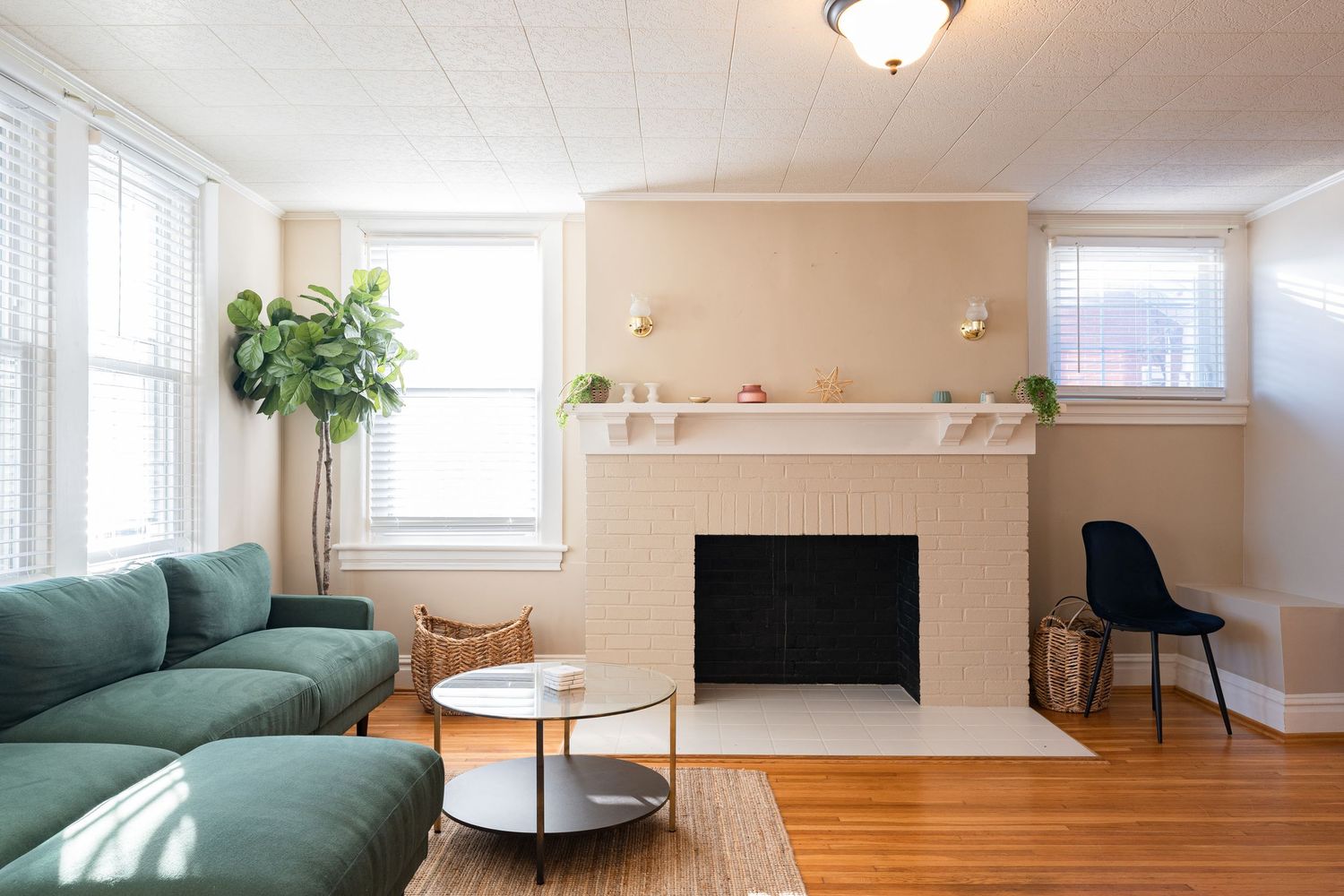 Real Estate photo by Wornden Ly.