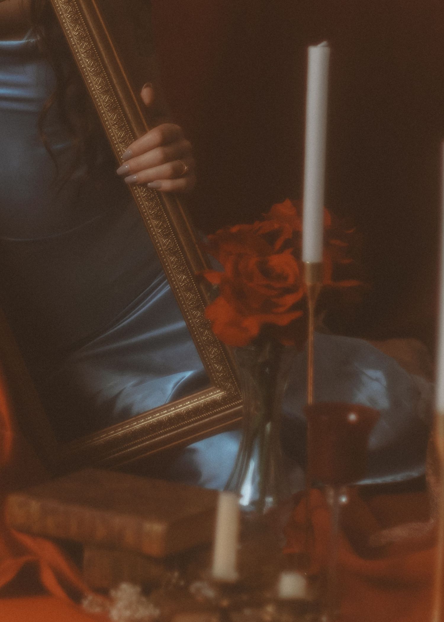 local Sudbury Boudoir expert provides boudoir photoshoot experience with burlesque ambience