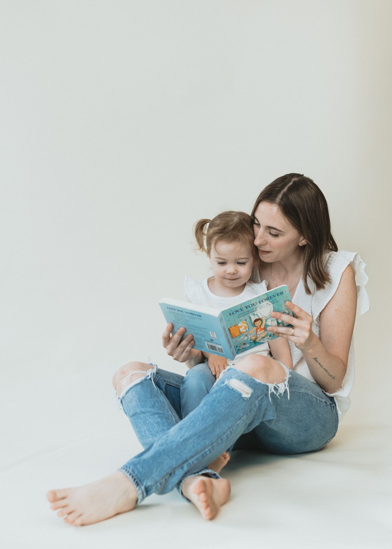 Local Sudbury Photographer captures beautiful mommy and me photoshoot