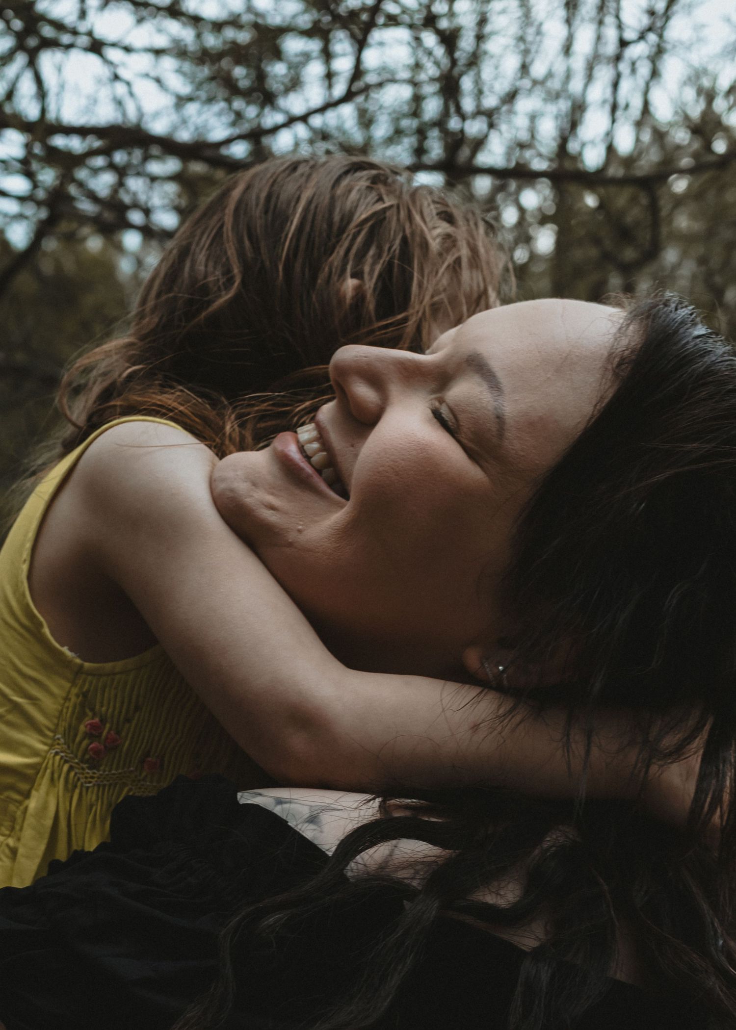 Local Sudbury Photographer captures beautiful motherhood with 3 kids photoshoot at Robinson Playground