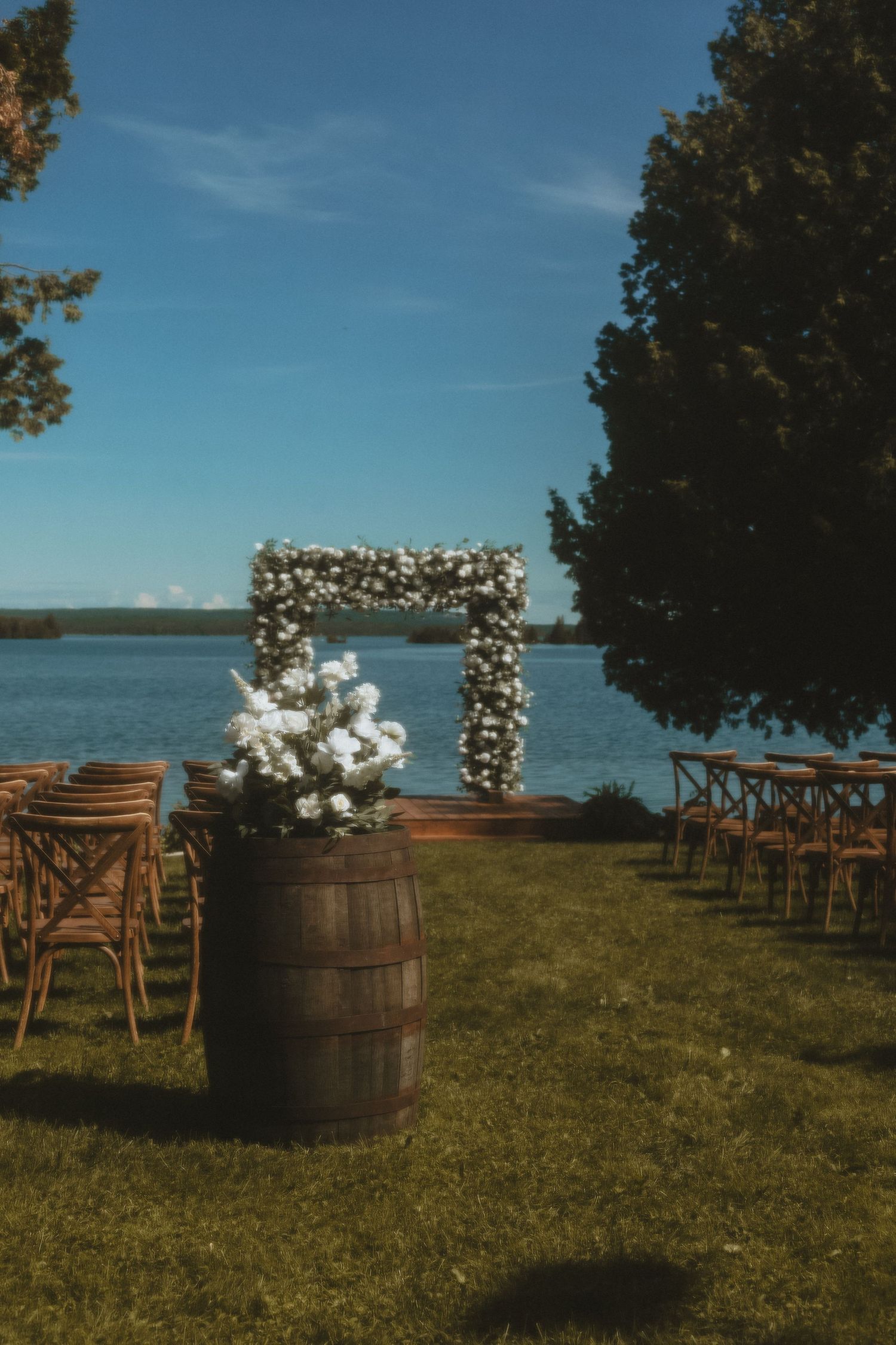 what does wedding photographer cost