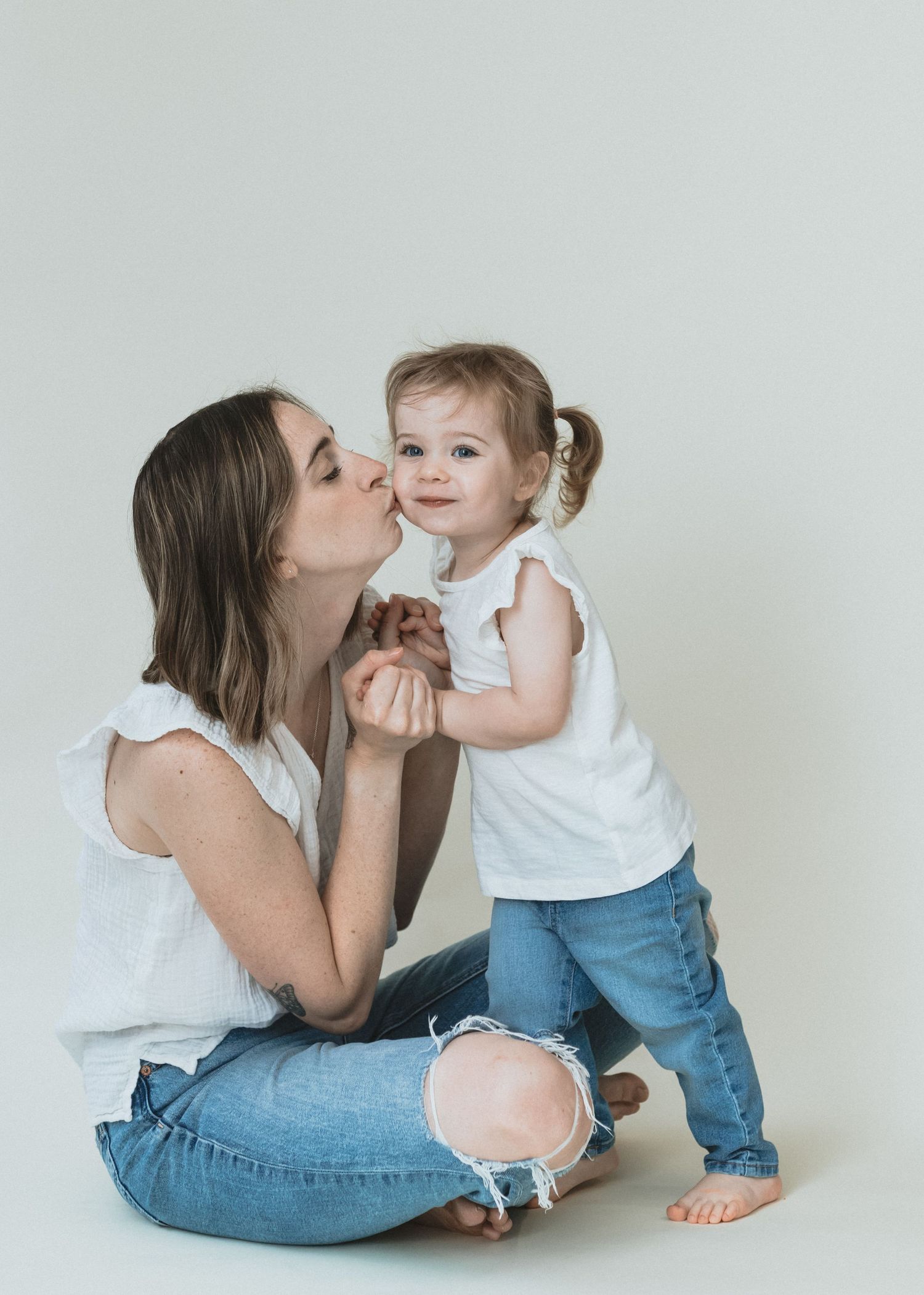 Local Sudbury Photographer captures beautiful mommy and me photoshoot