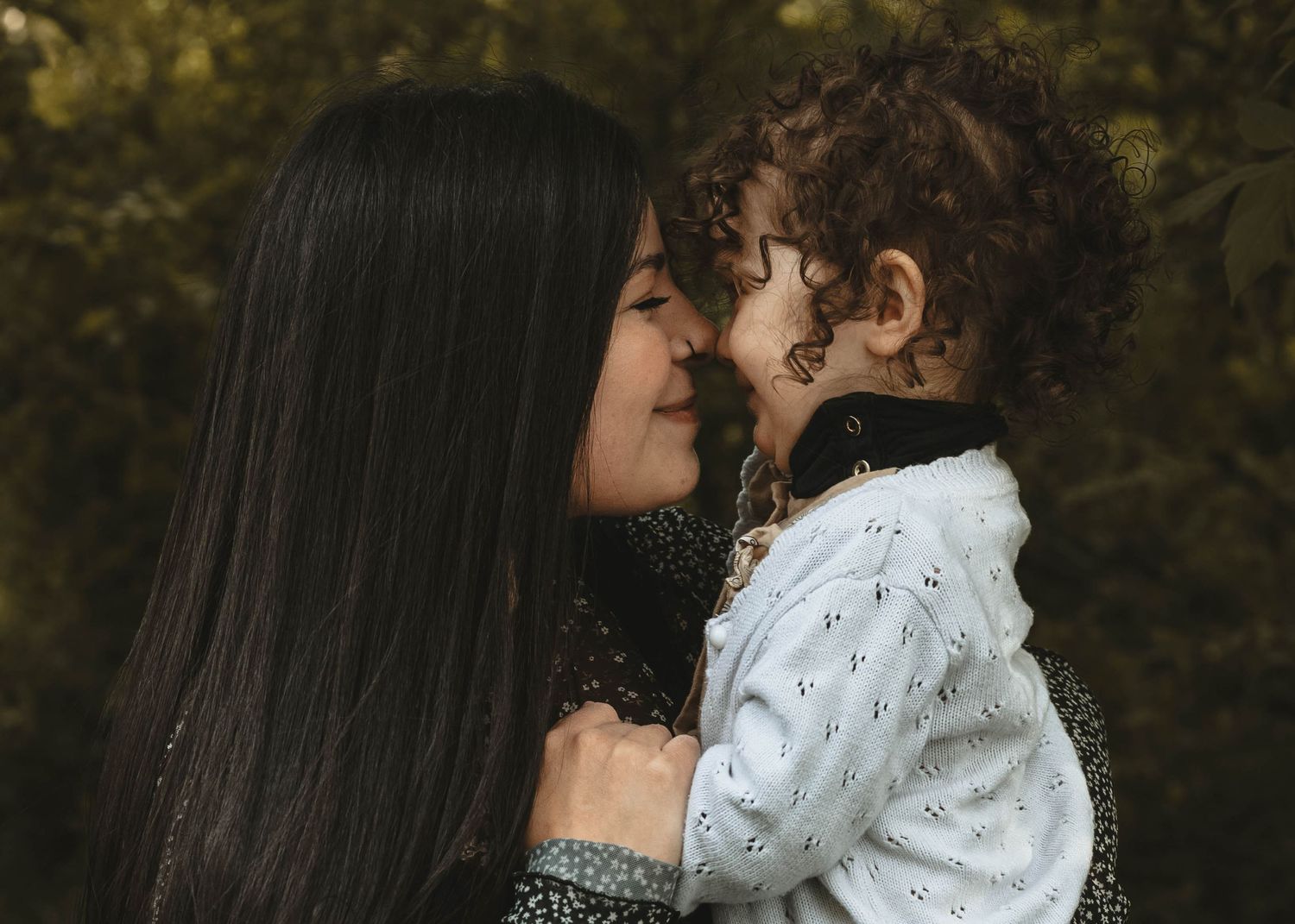 Local Sudbury Ontario Photographer captures beautiful motherhood photoshoot at Robinson Playground in Sudbury Ontario