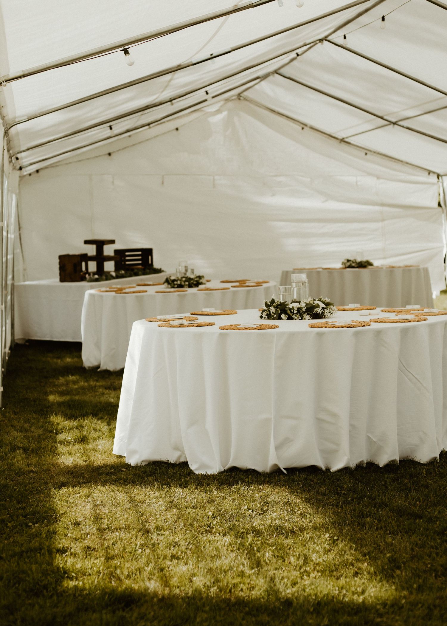 Sudbury Wedding Photographer captures wedding events and decor