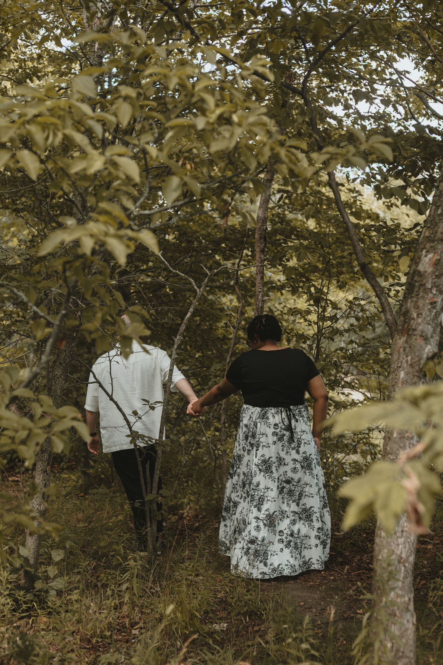 Local Sudbury Photographer captures couples beautiful engagement photo session