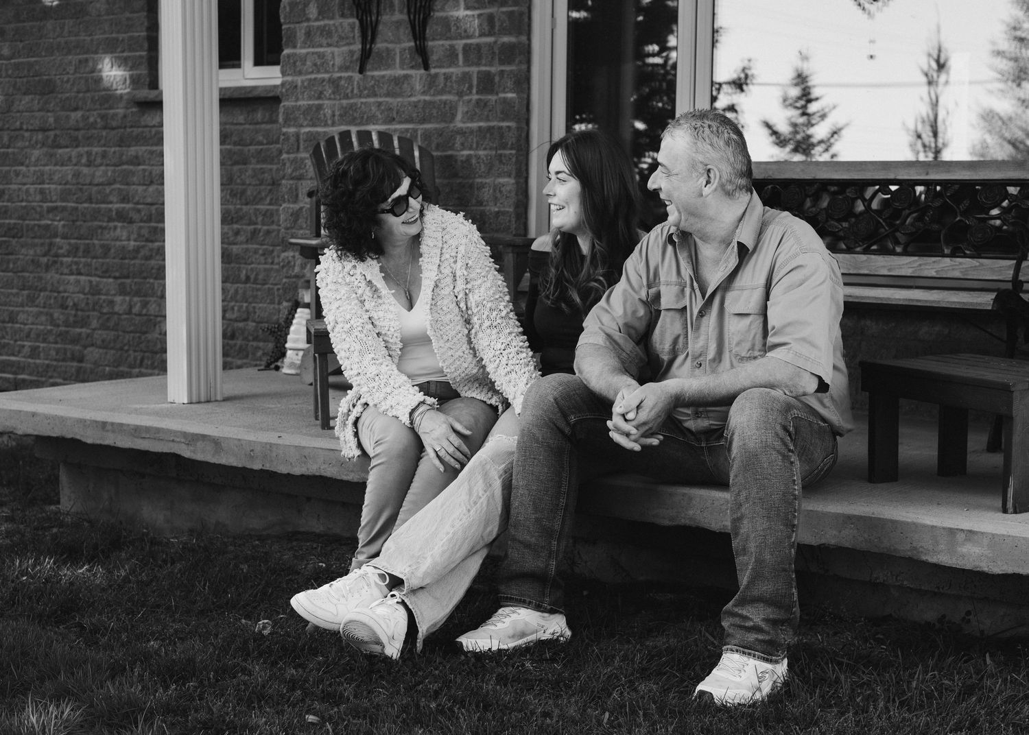 Local Sudbury Ontario Photographer captures beautiful family photoshoot