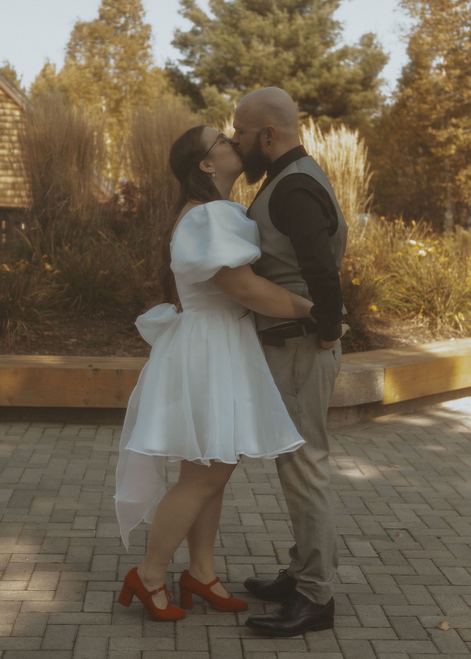 Local Sudbury Ontario Wedding Photographer captures bride and groom on wedding day in Sudbury ontario dancing having fun