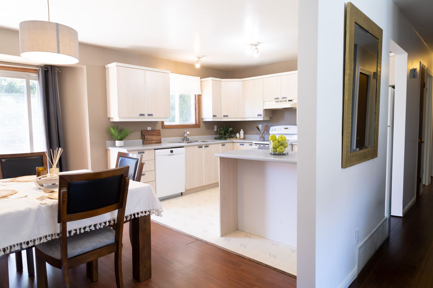 Sudbury Ontario Real Estate Photographer captures the inside of a luxury home