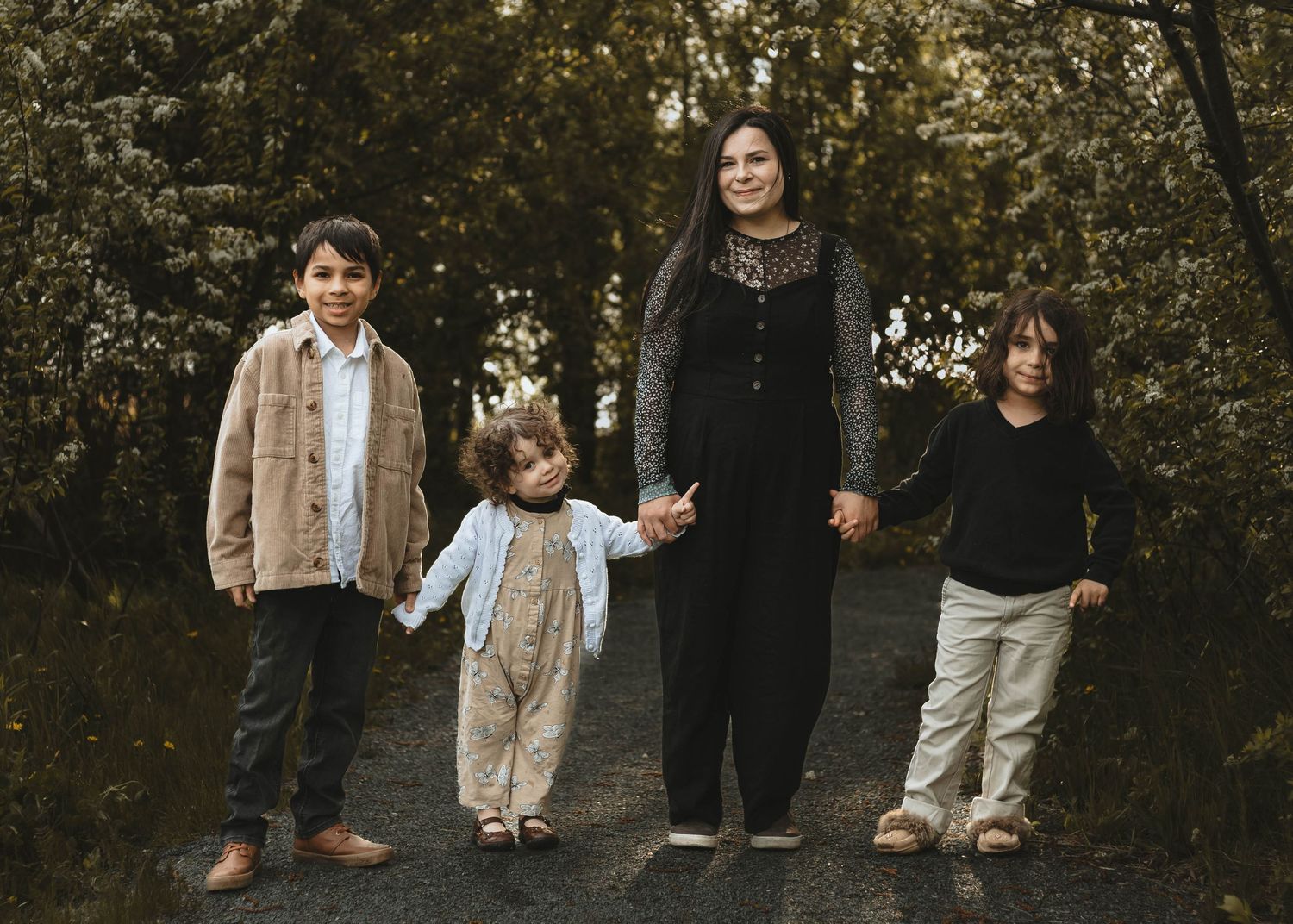 Local Sudbury Ontario Photographer captures beautiful motherhood photoshoot at Robinson Playground in Sudbury Ontario