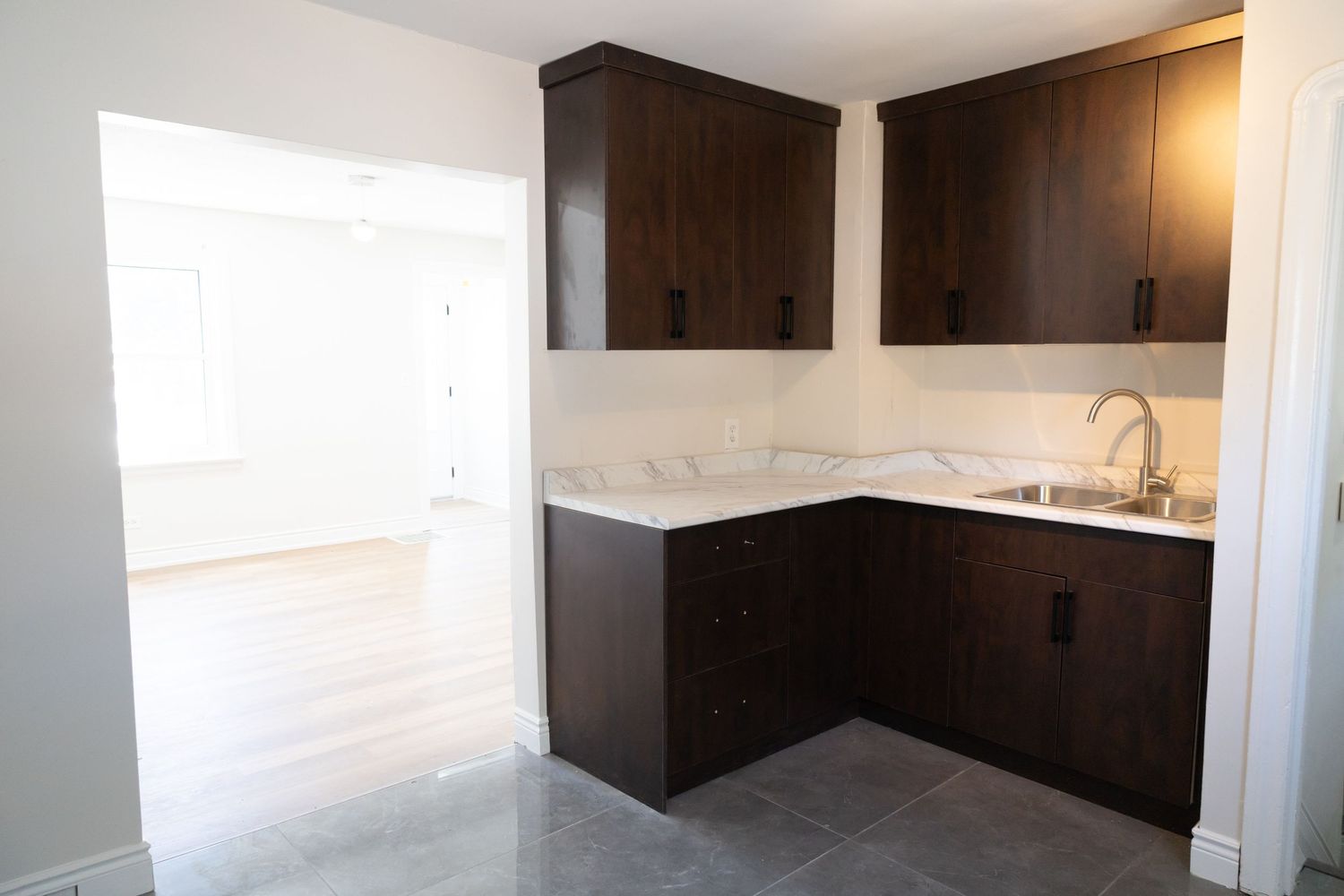 Sudbury Ontario Real Estate Photographer captures the inside of a luxury home in Val Caron