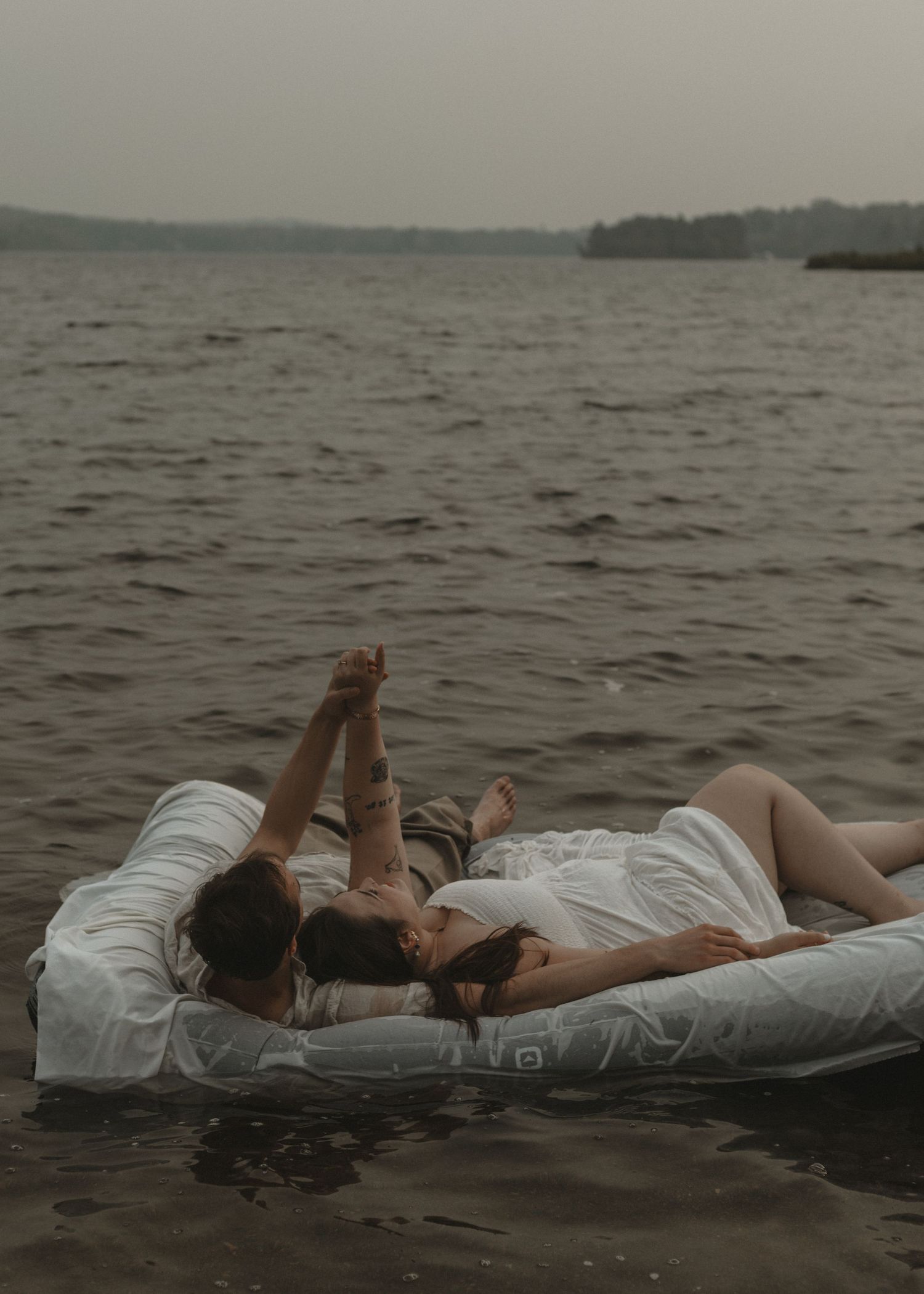 engagement photo shoot on the water