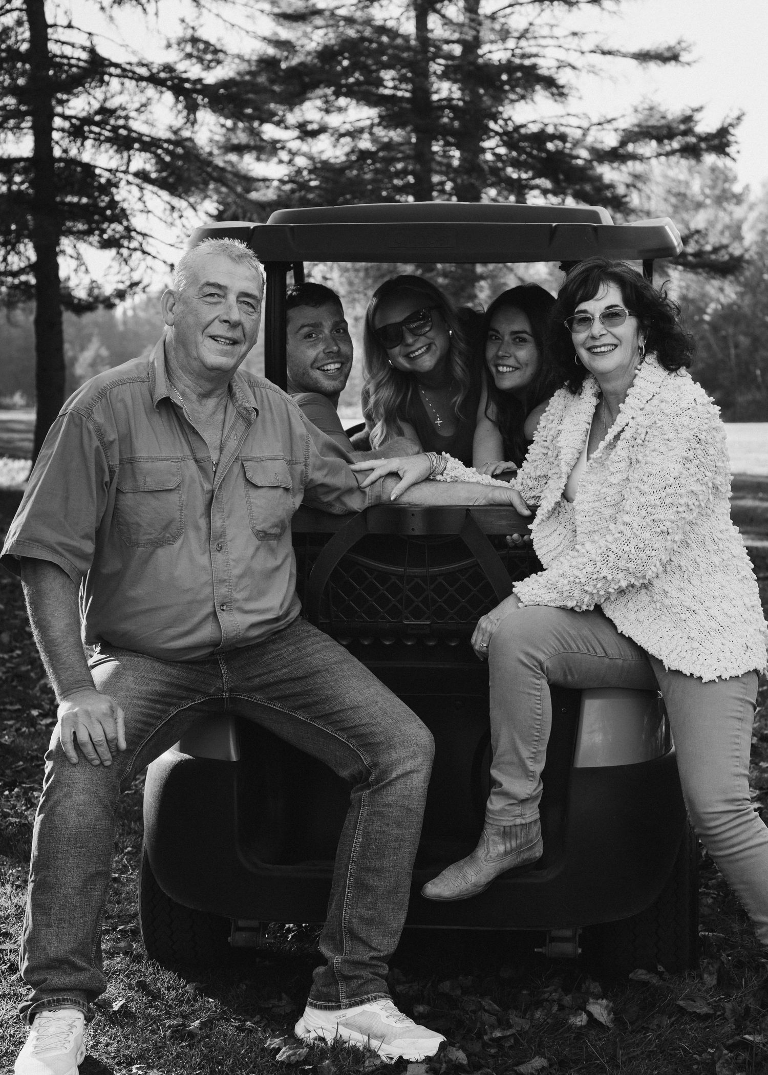 Sudbury photographer capturing family on golf cart