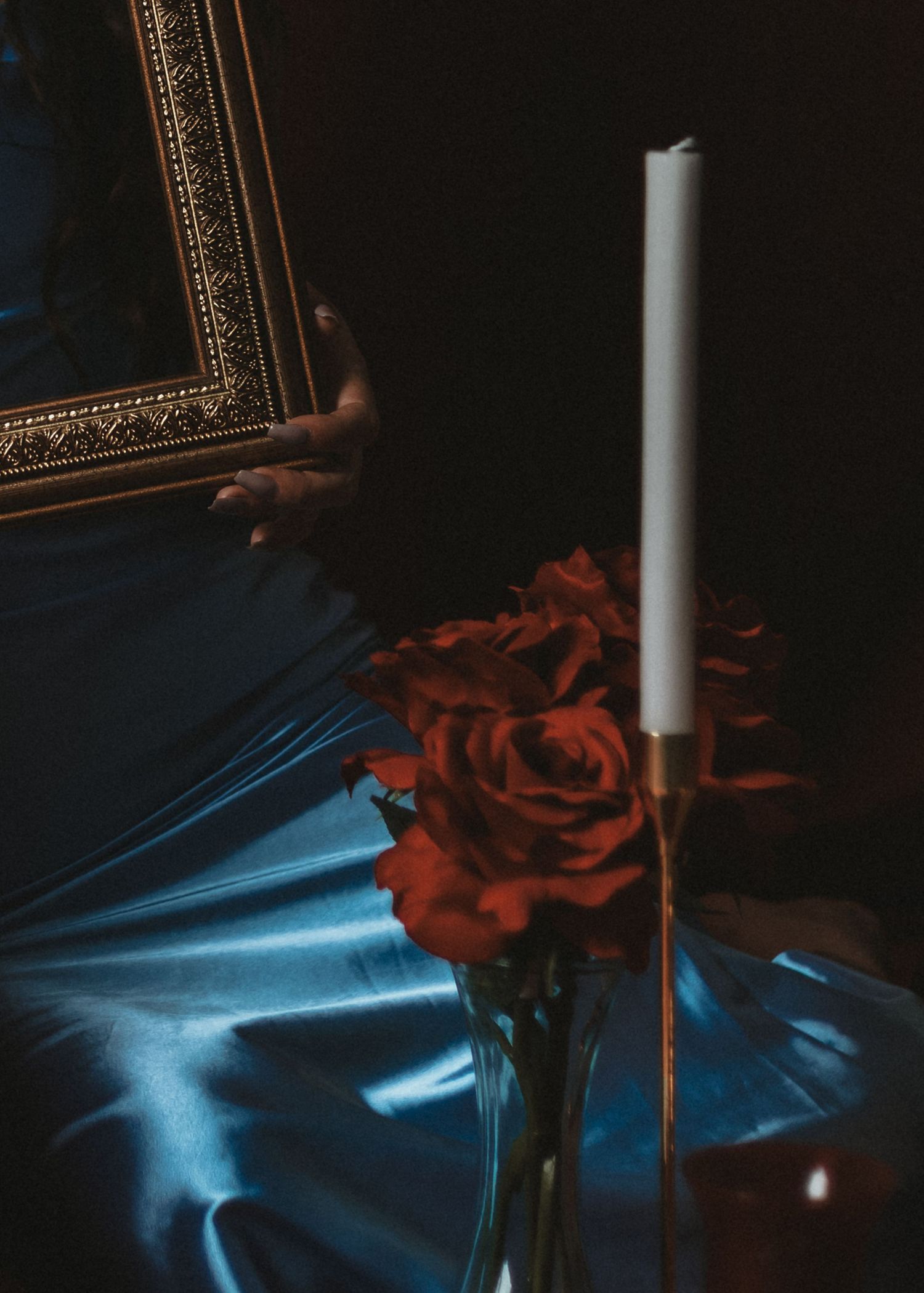local Sudbury Boudoir expert photographer provides burlesque boudoir experience