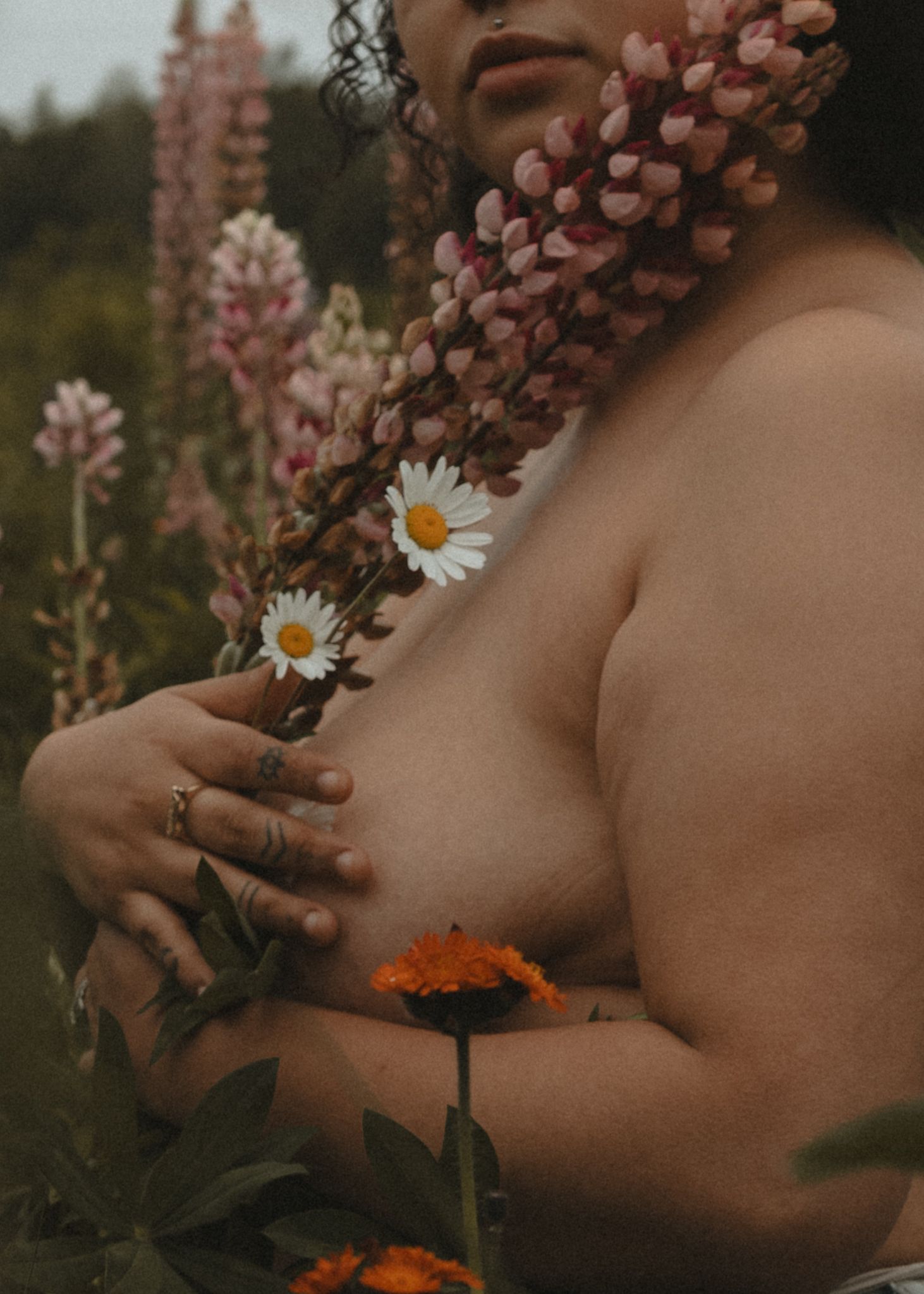Local Sudbury Photographer captures beautiful boudoir at Garson Park