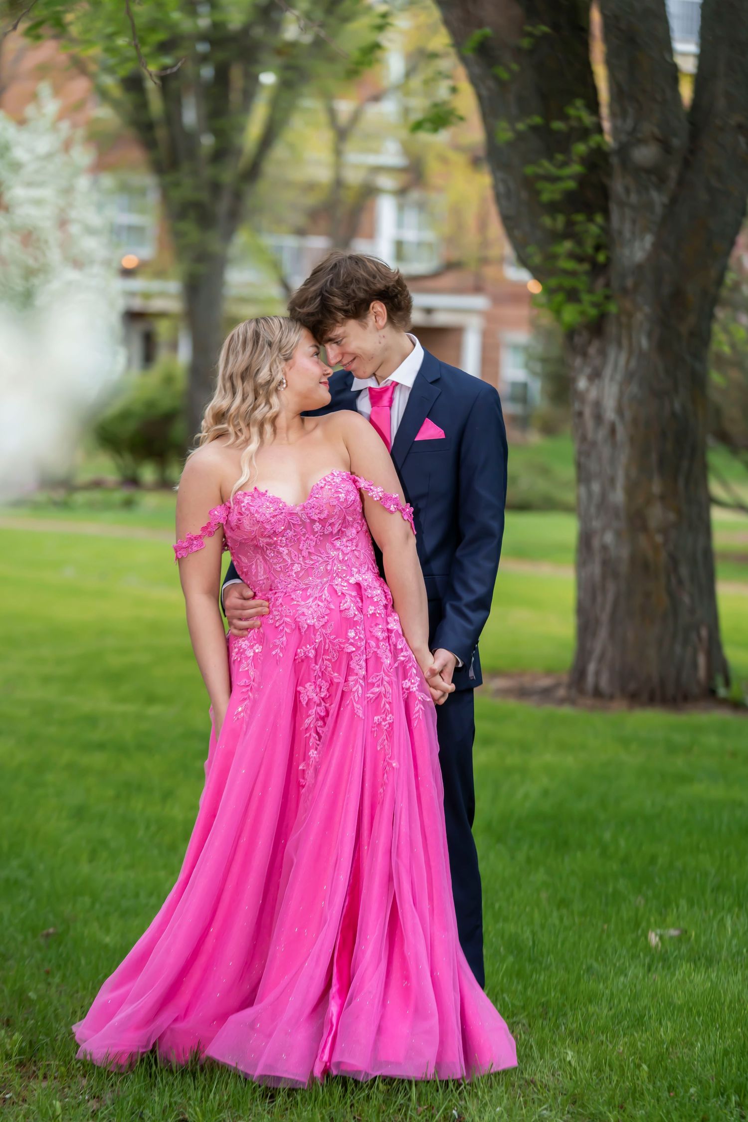 grad couple in park