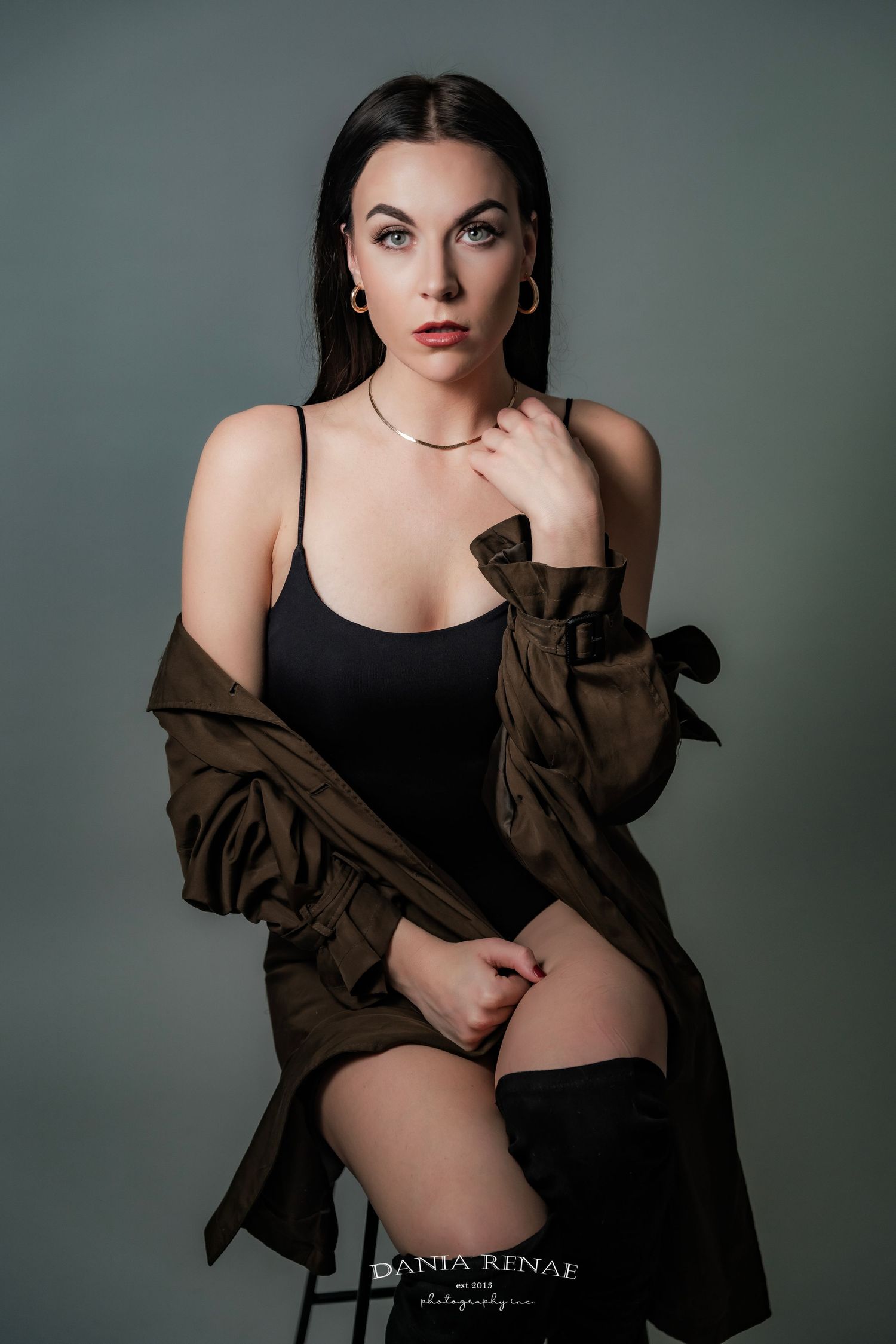 boudoir pose
