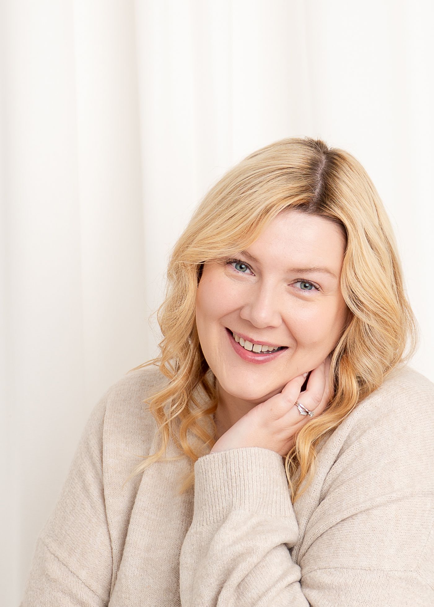 Headshot photography. Carluke, Wishaw, Biggar, Braidwood, Motherwell, Lanark, Hamilton, Law photographer. Lanarkshire photographer.