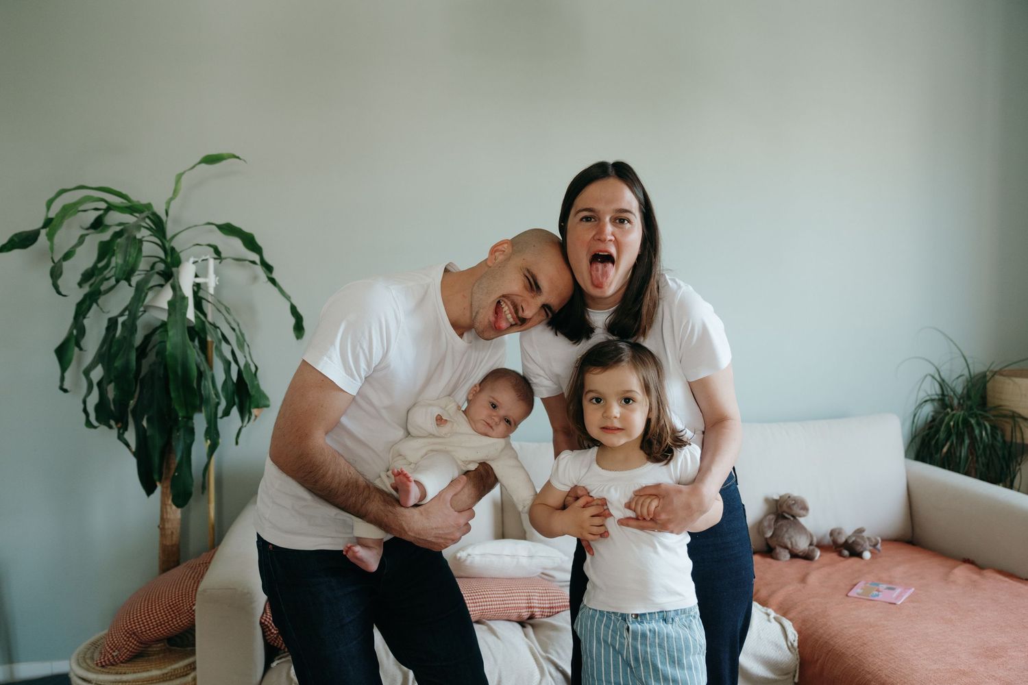 séance famille nouveau né à Paris 
séance nouveau né Paris Bordeaux Toulouse
shooting naissance Agen