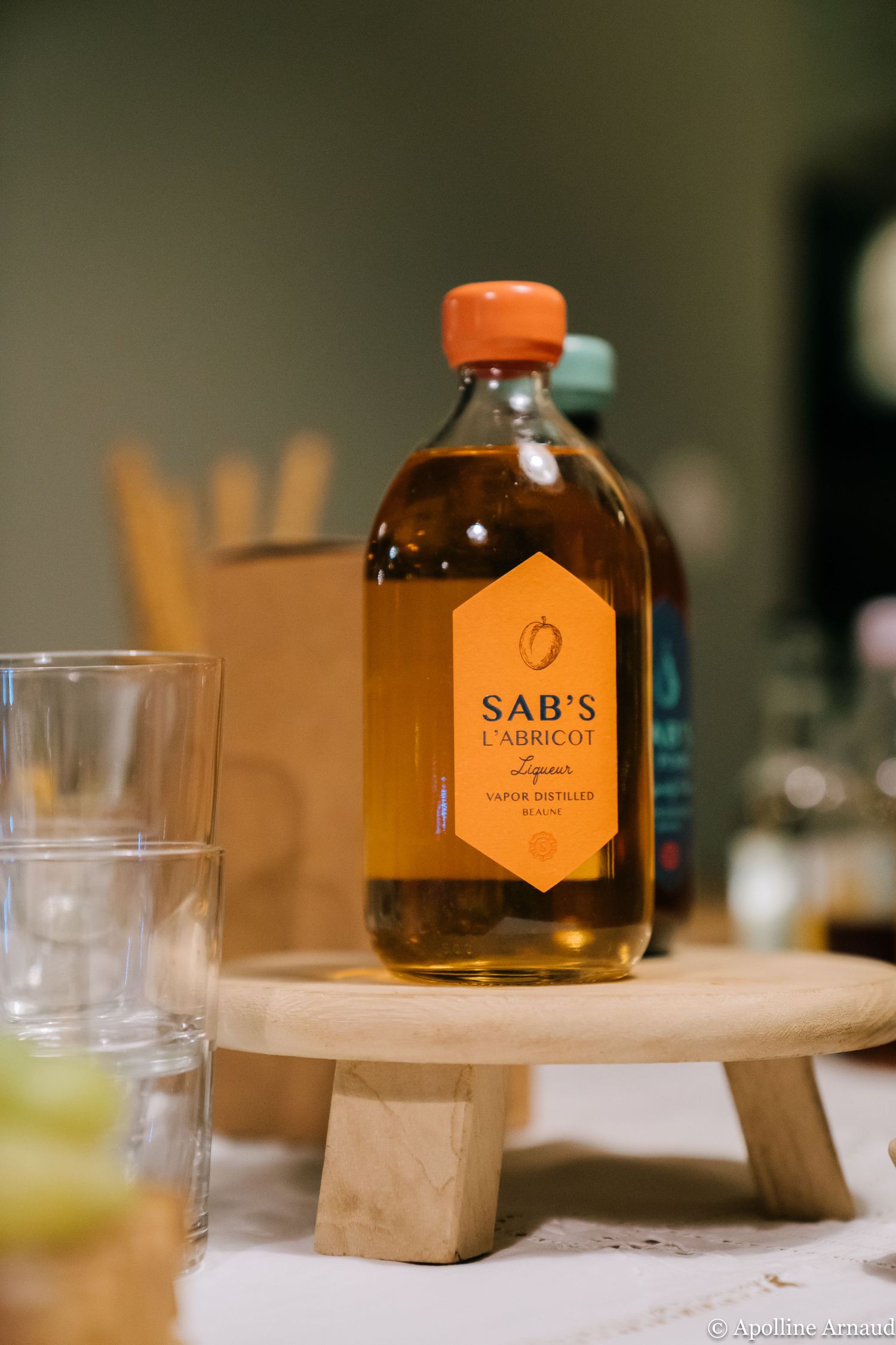 Bouteille de spiritueux sur une table