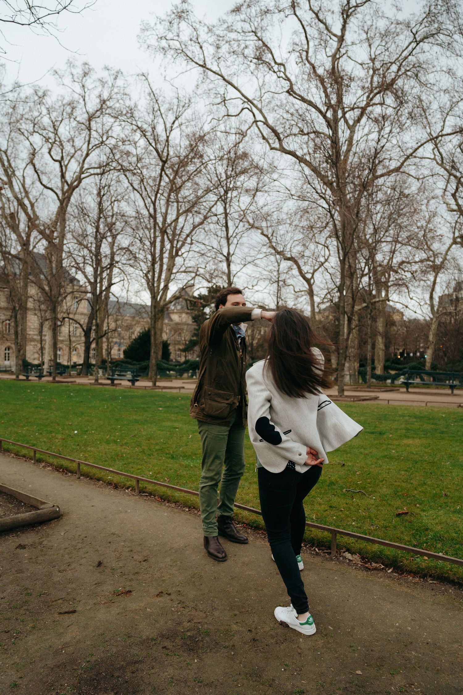 shooting couple Paris 
jardin du Luxembourg 
shooting Jardin du luxembourg 
photographe couple Paris