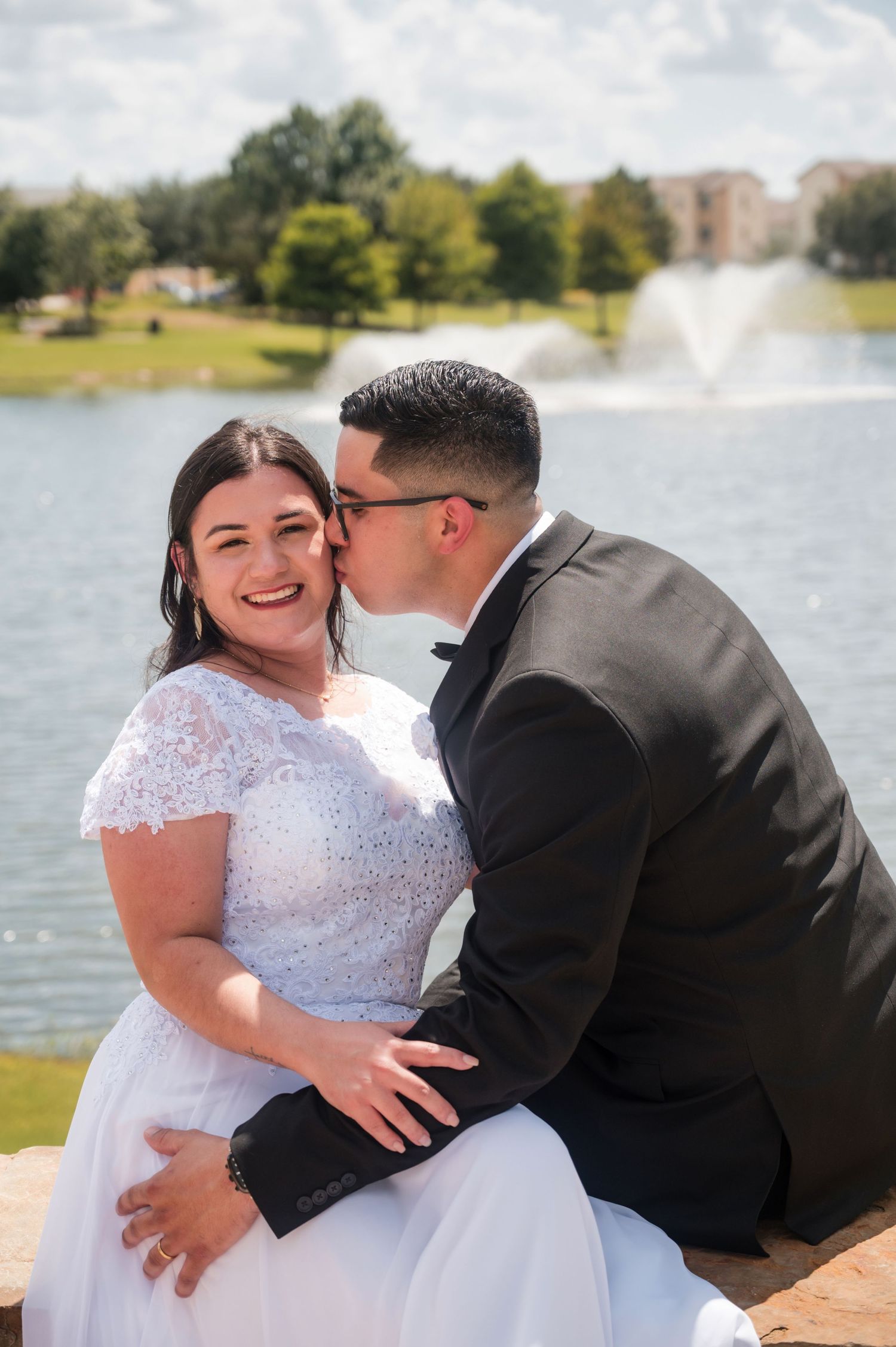 Serving Angleton, Houston, and Brazoria County with affordable outdoor wedding photography you’ll love.