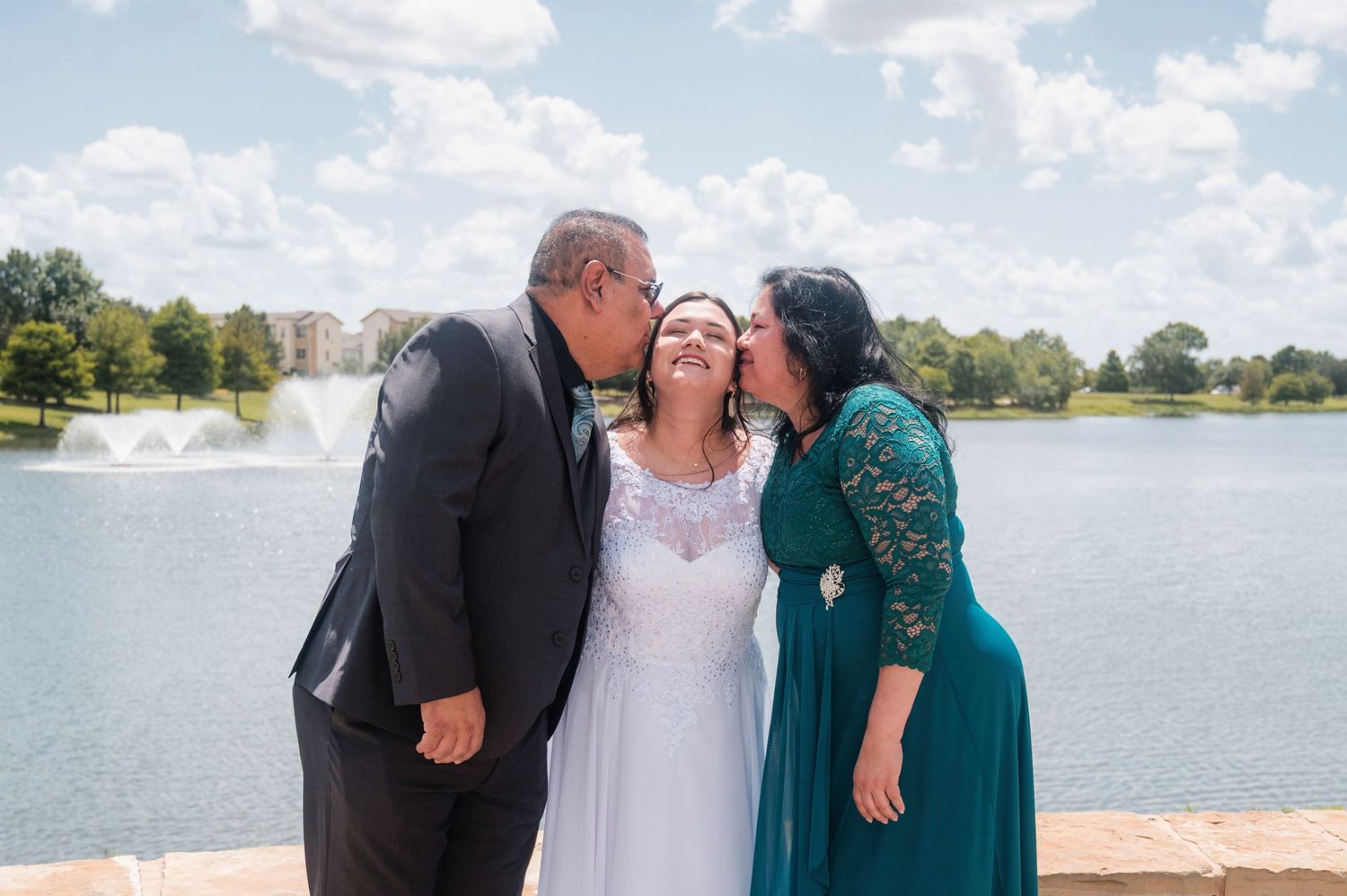 Serving Angleton, Houston, and Brazoria County with affordable outdoor wedding photography you’ll love.