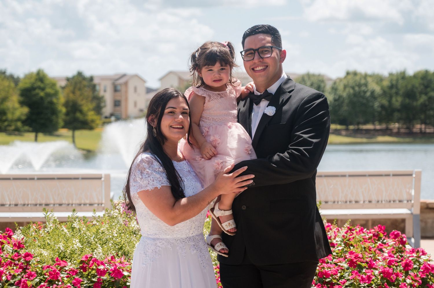 Angleton-based affordable outdoor photography for portraits in Brazoria County and greater Houston areas.