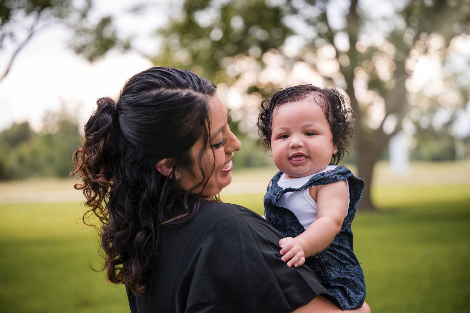 Serving Houston and Brazoria County with affordable outdoor portrait photography based in Angleton, TX.
