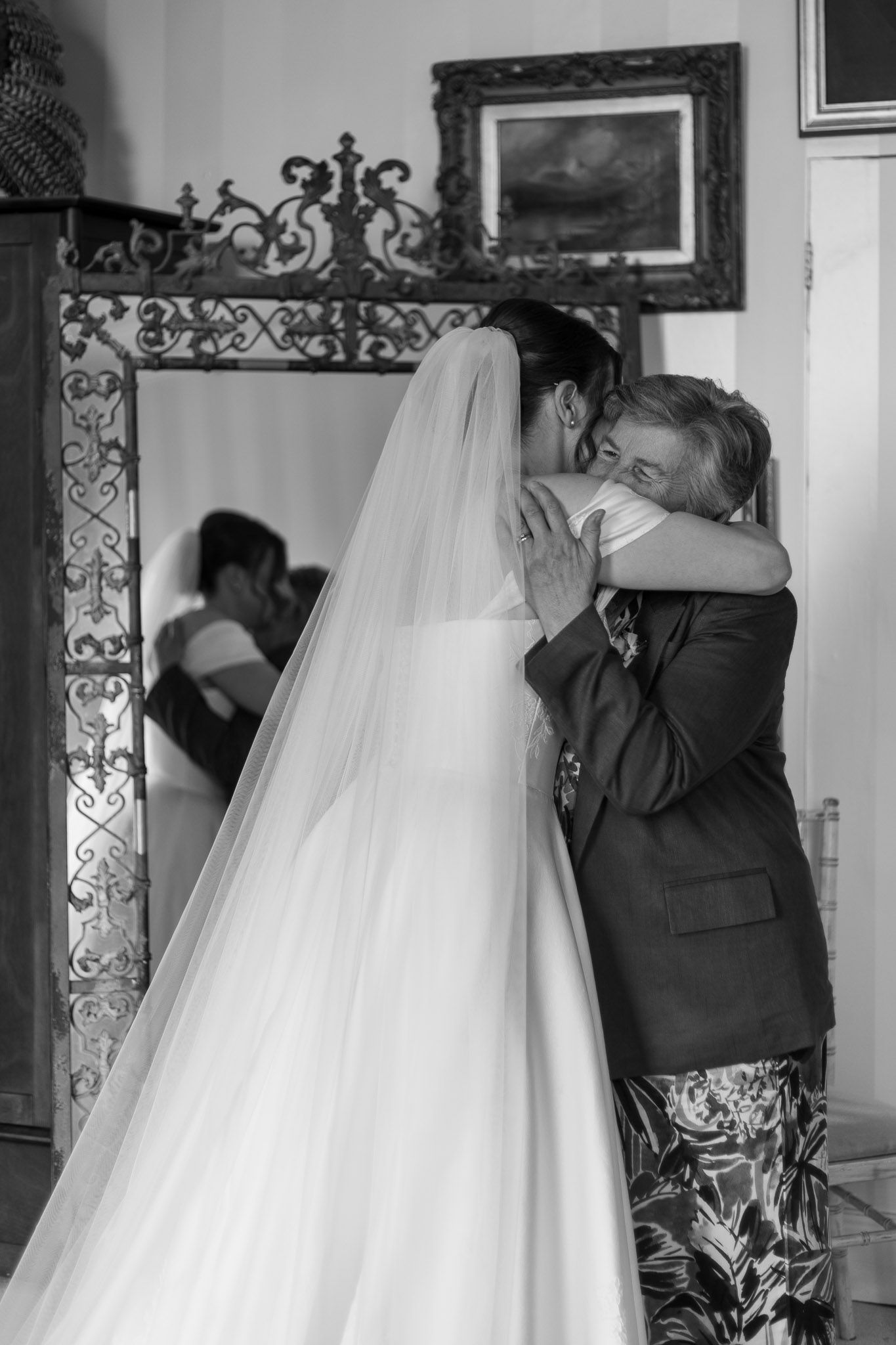 Intimate moment captured by Sally Gambling, a wedding photographer for Wiltshire and beyond