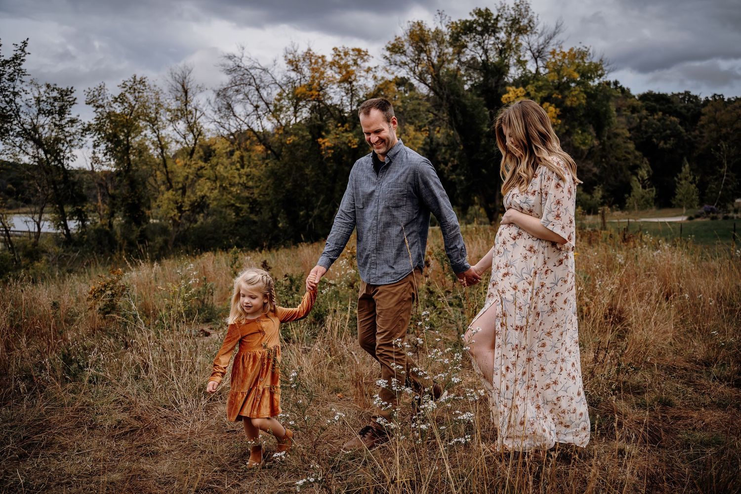 Woodbury Minnesota maternity fall photography