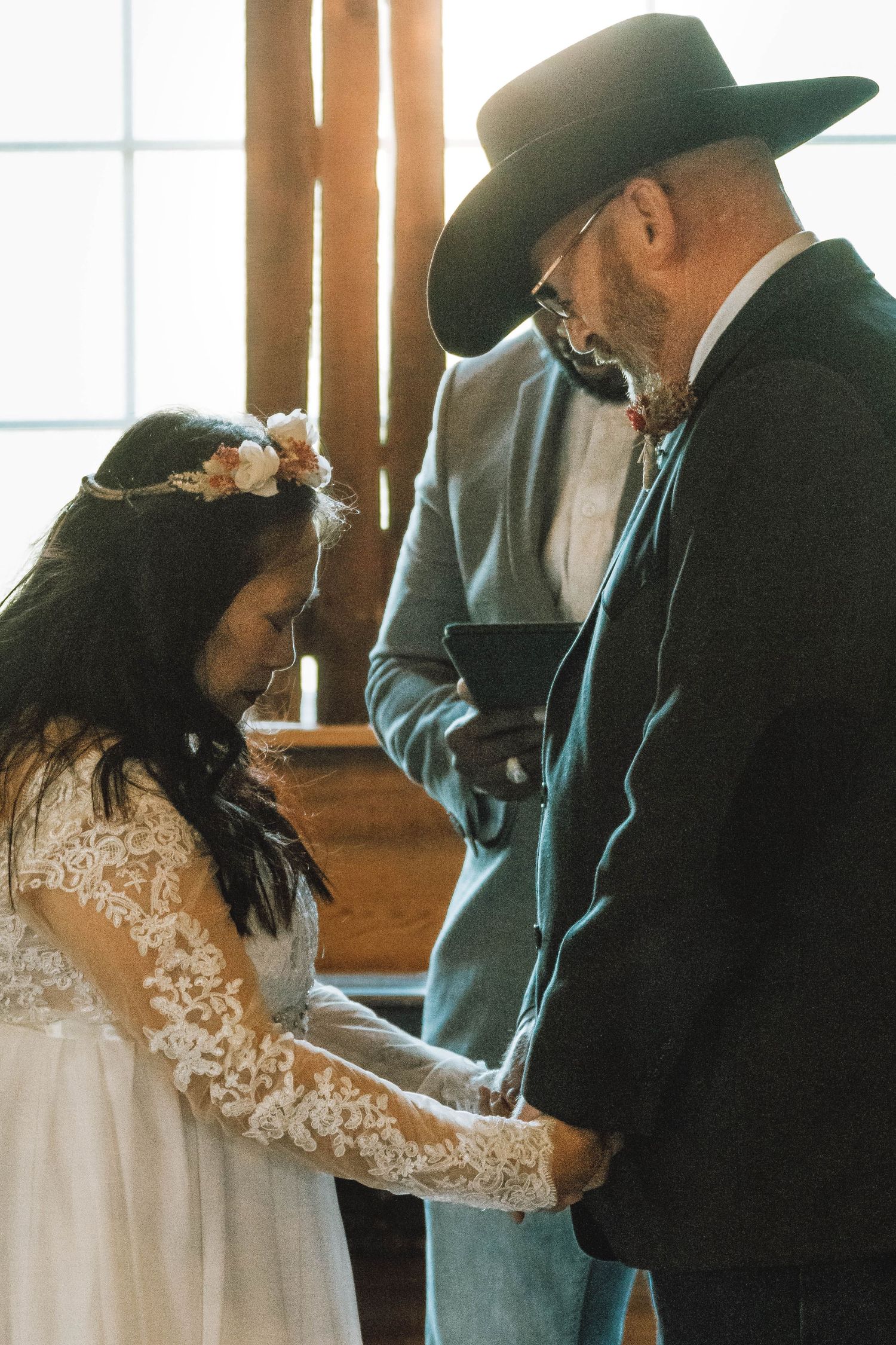 Bonham TX elopement photographer Casandra Nicole shoots small weddings in Denison, North DFW courthouse.