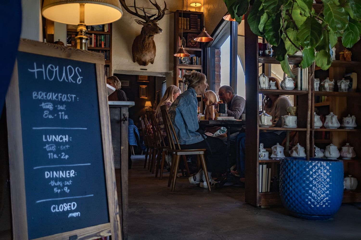 Bonham TX restaurant photographer Casandra Nicole captures interior hospitality in Prescott Arizona