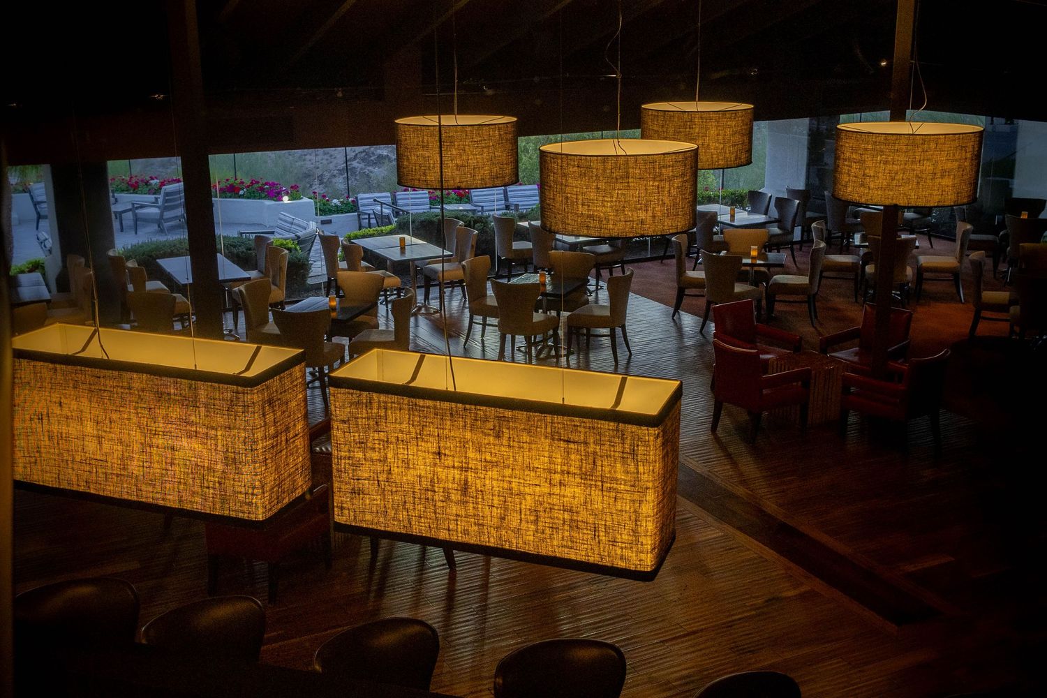 Bonham TX photographer Casandra Nicole shoots restaurant interior hospitality in Phoenix Arizona Pointe of View