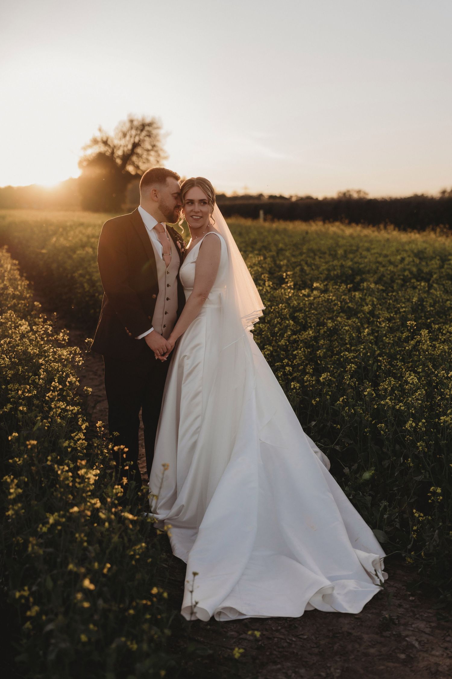 hampshire wedding photographer sunset at southdown manor